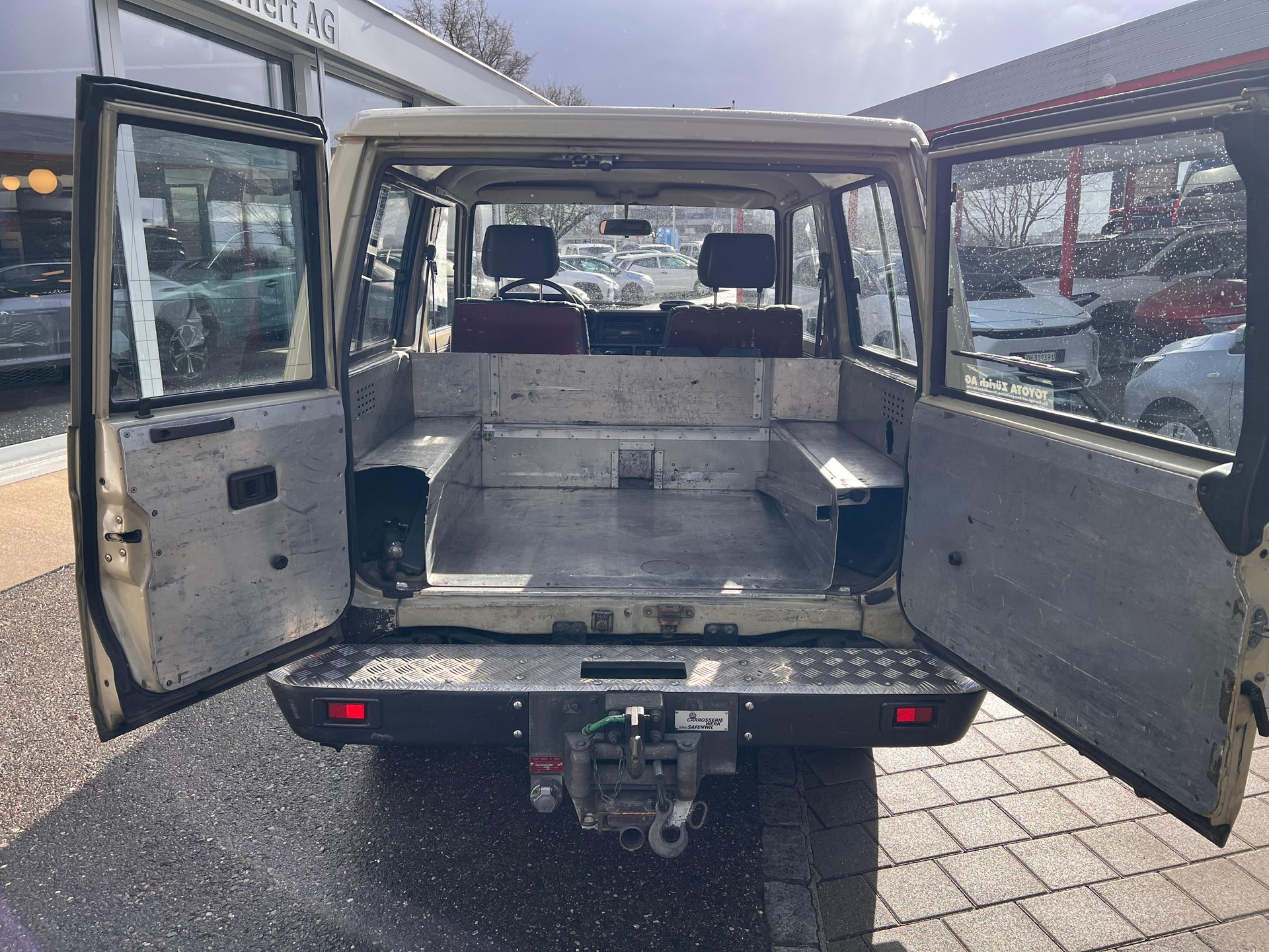 TOYOTA Land Cruiser 3.5 D Hardtop-image-6