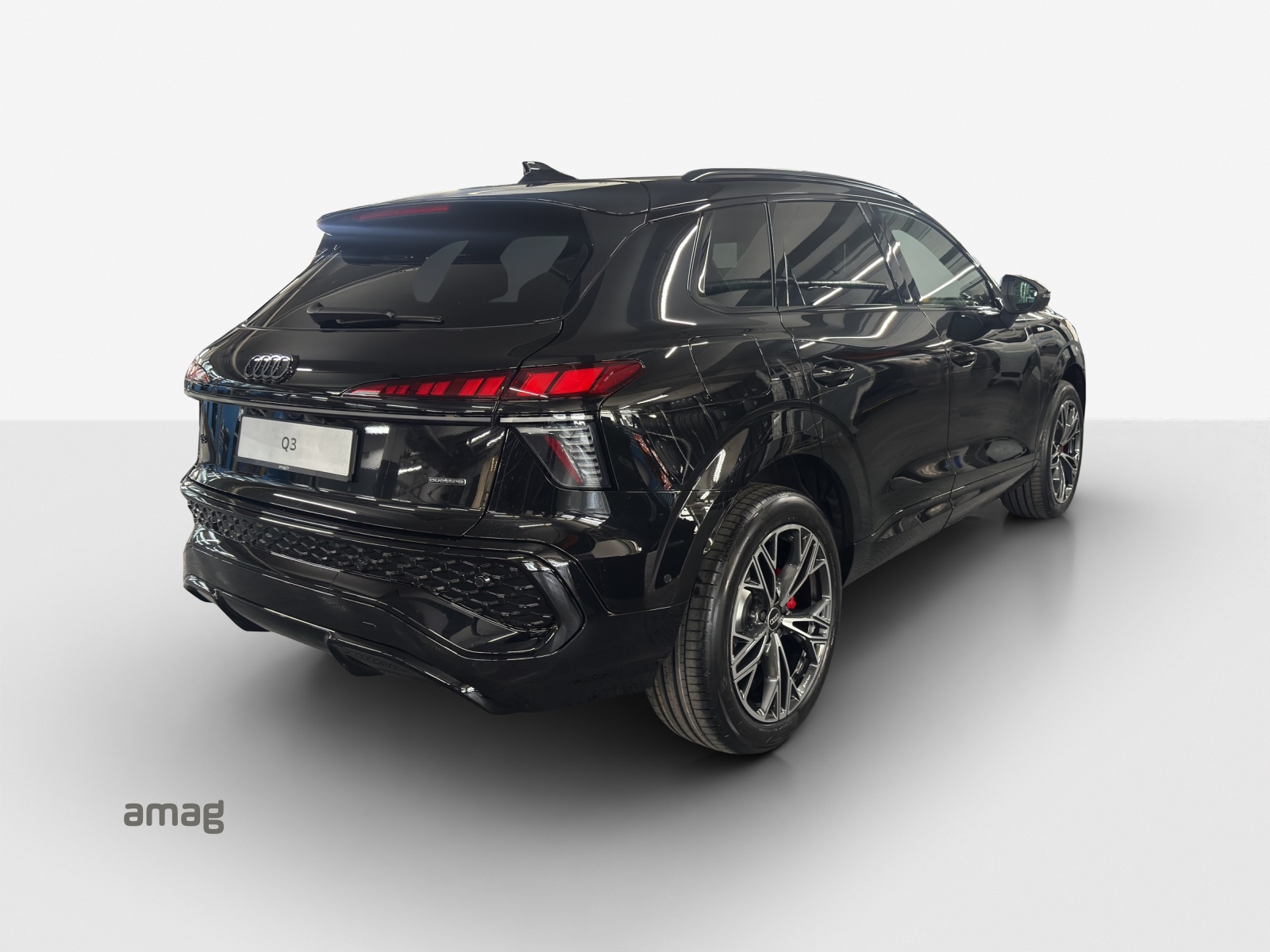 AUDI Q3 SUV TFSI quattro 195 kW S tronic-image-4
