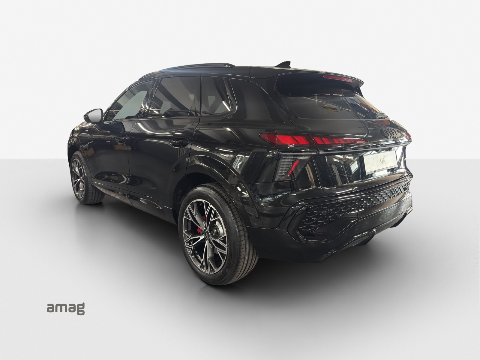 AUDI Q3 SUV TFSI quattro 195 kW S tronic-image-2