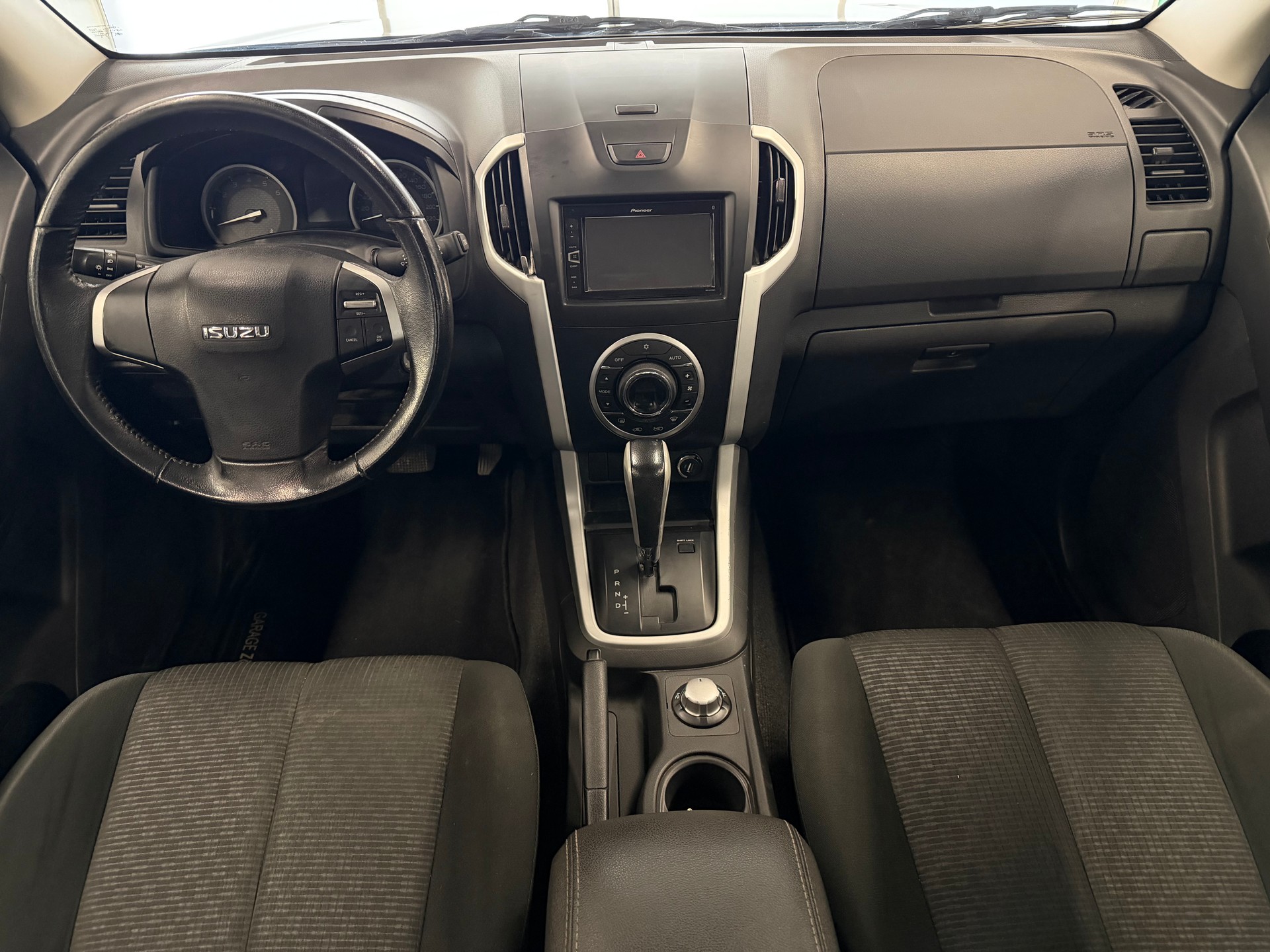 ISUZU D-MAX 1.9 SpaceCab Solar Plus 4x4 A-image-26