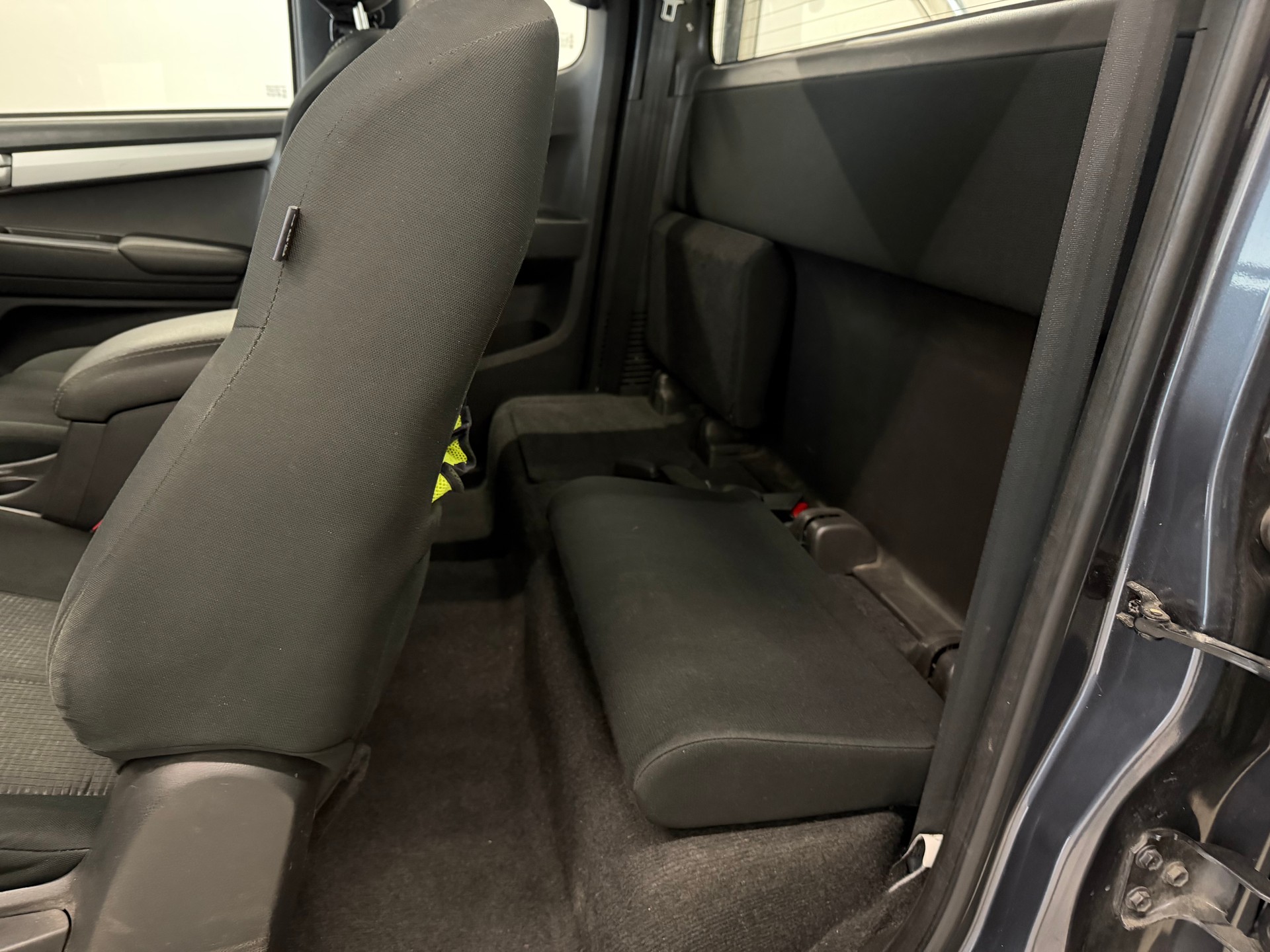 ISUZU D-MAX 1.9 SpaceCab Solar Plus 4x4 A-image-24