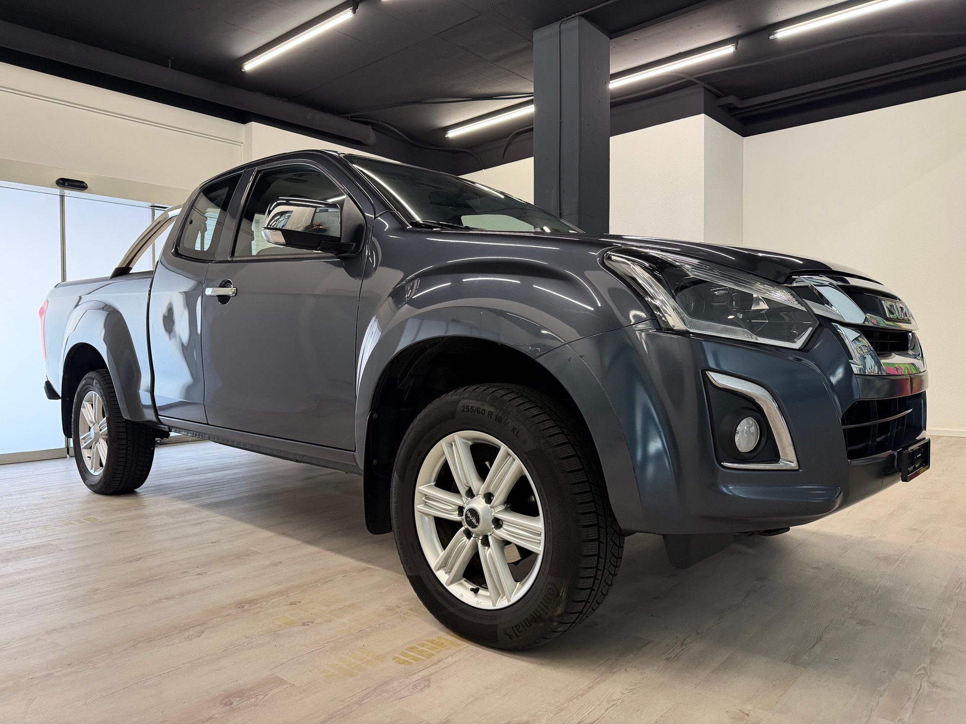 ISUZU D-MAX 1.9 SpaceCab Solar Plus 4x4 A-image-7