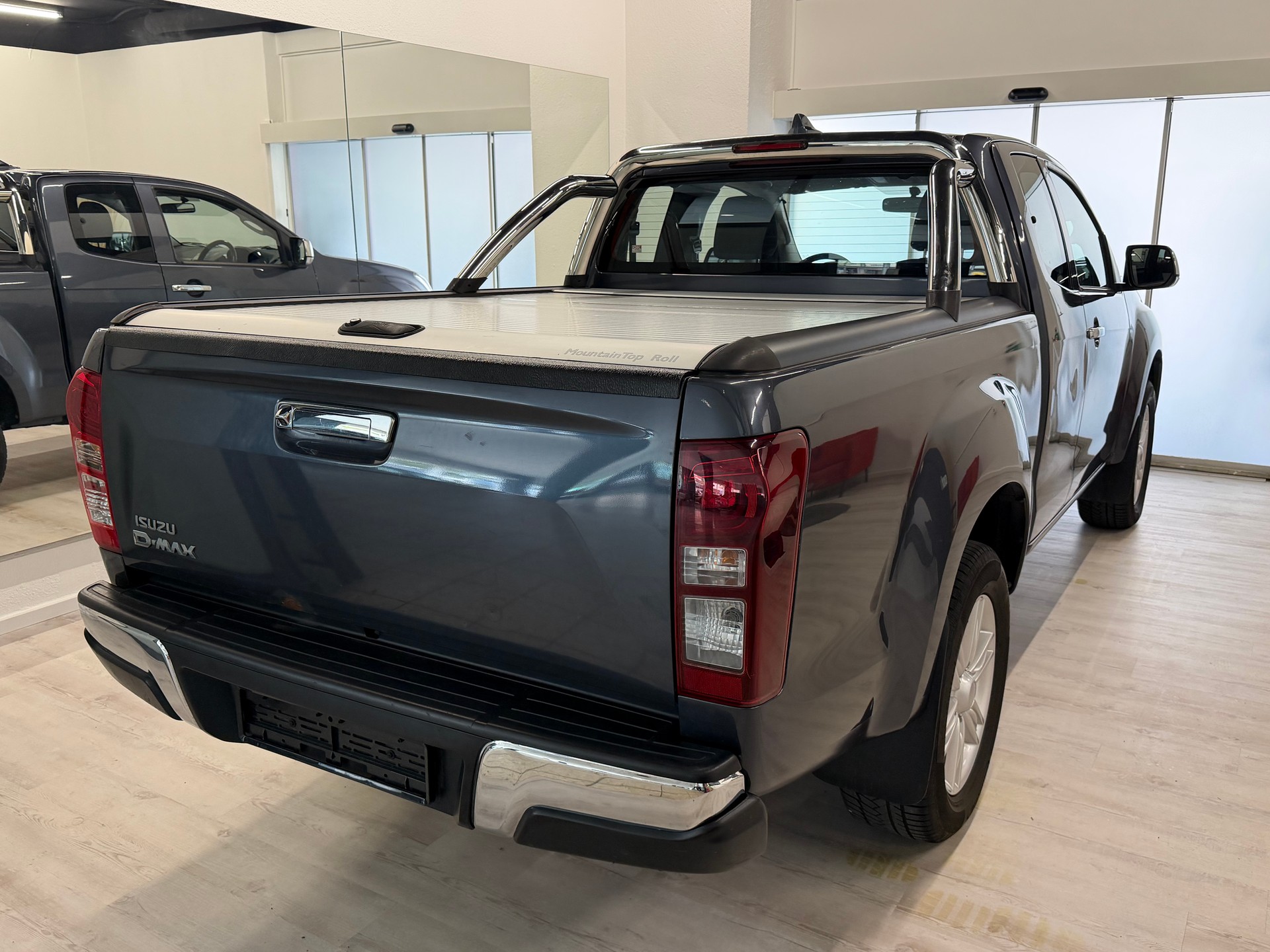 ISUZU D-MAX 1.9 SpaceCab Solar Plus 4x4 A-image-12