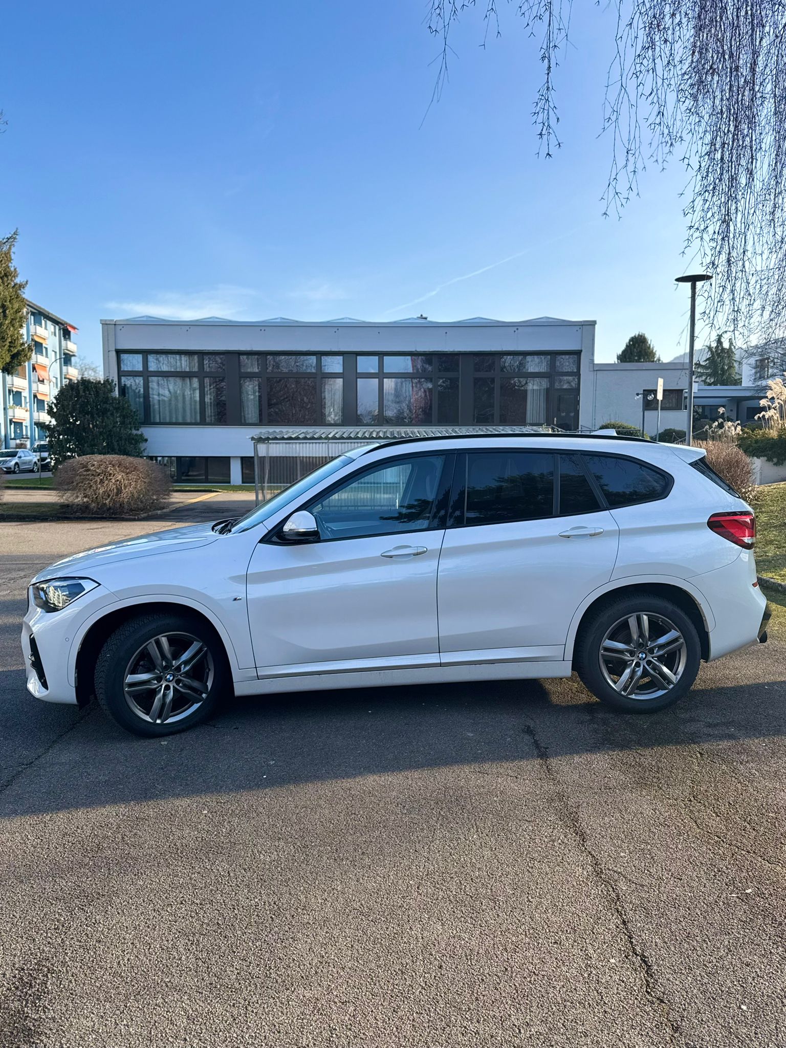 BMW xDrive 18d M Sport-image-2