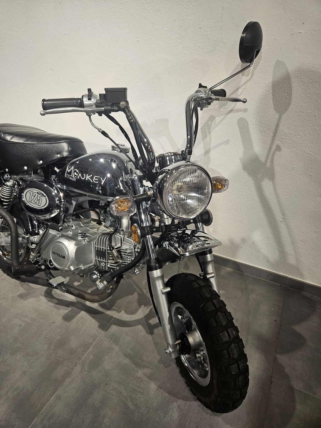 SKYTEAM Monkey-showroom-element-1