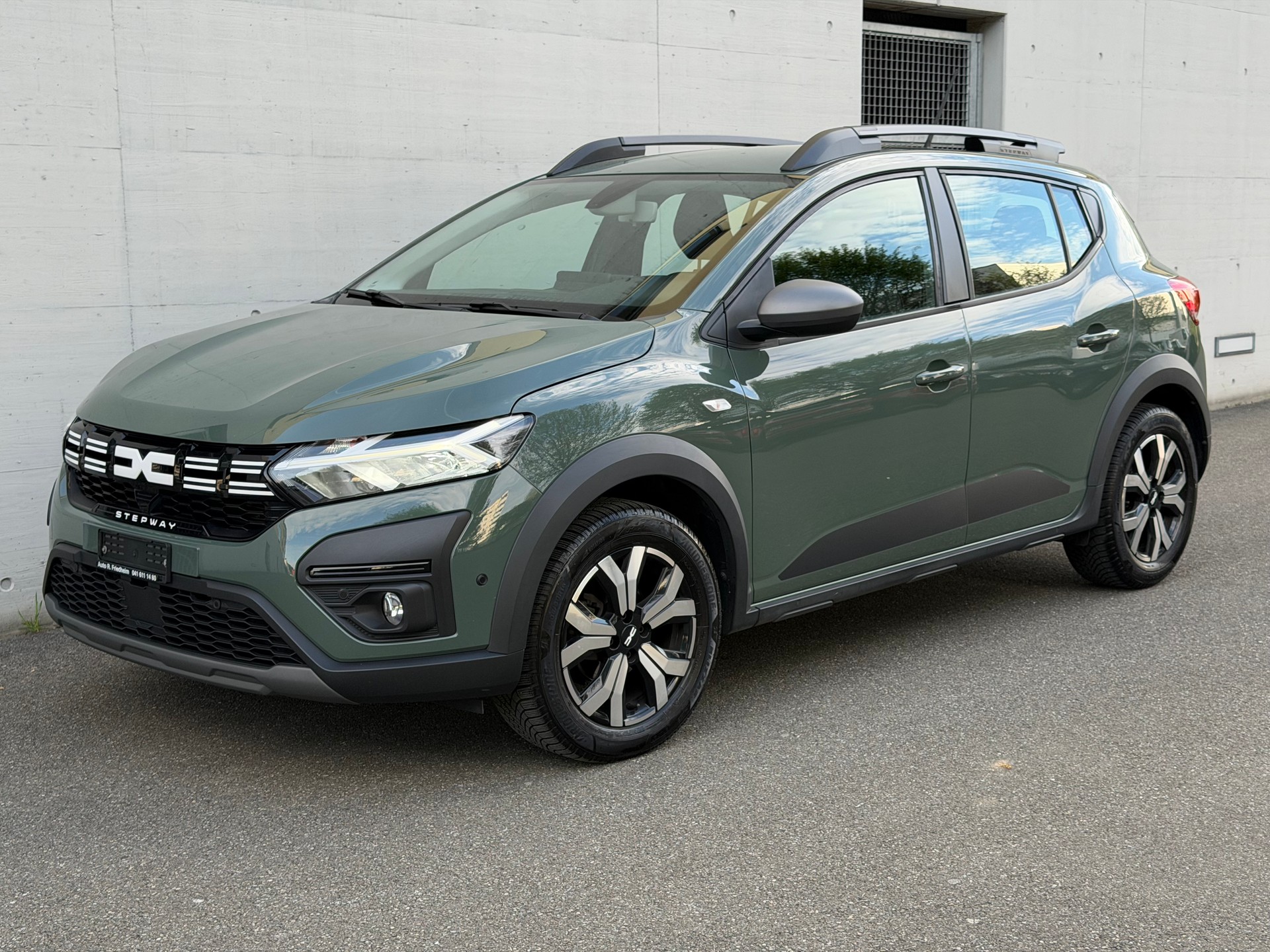 DACIA Sandero Stepway TCe 90 Expression CVT Anhängerkupplung-image-0