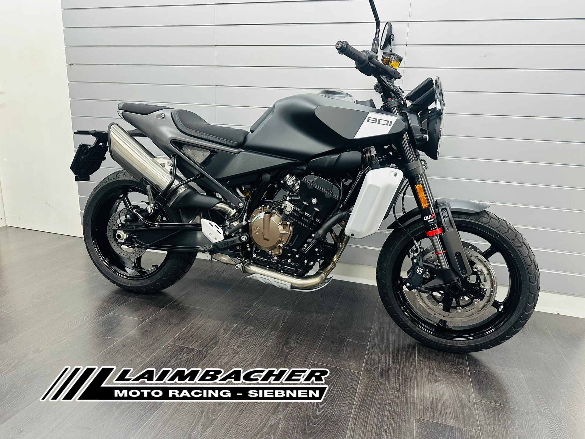 HUSQVARNA SVARTPILEN 801-showroom-element-3
