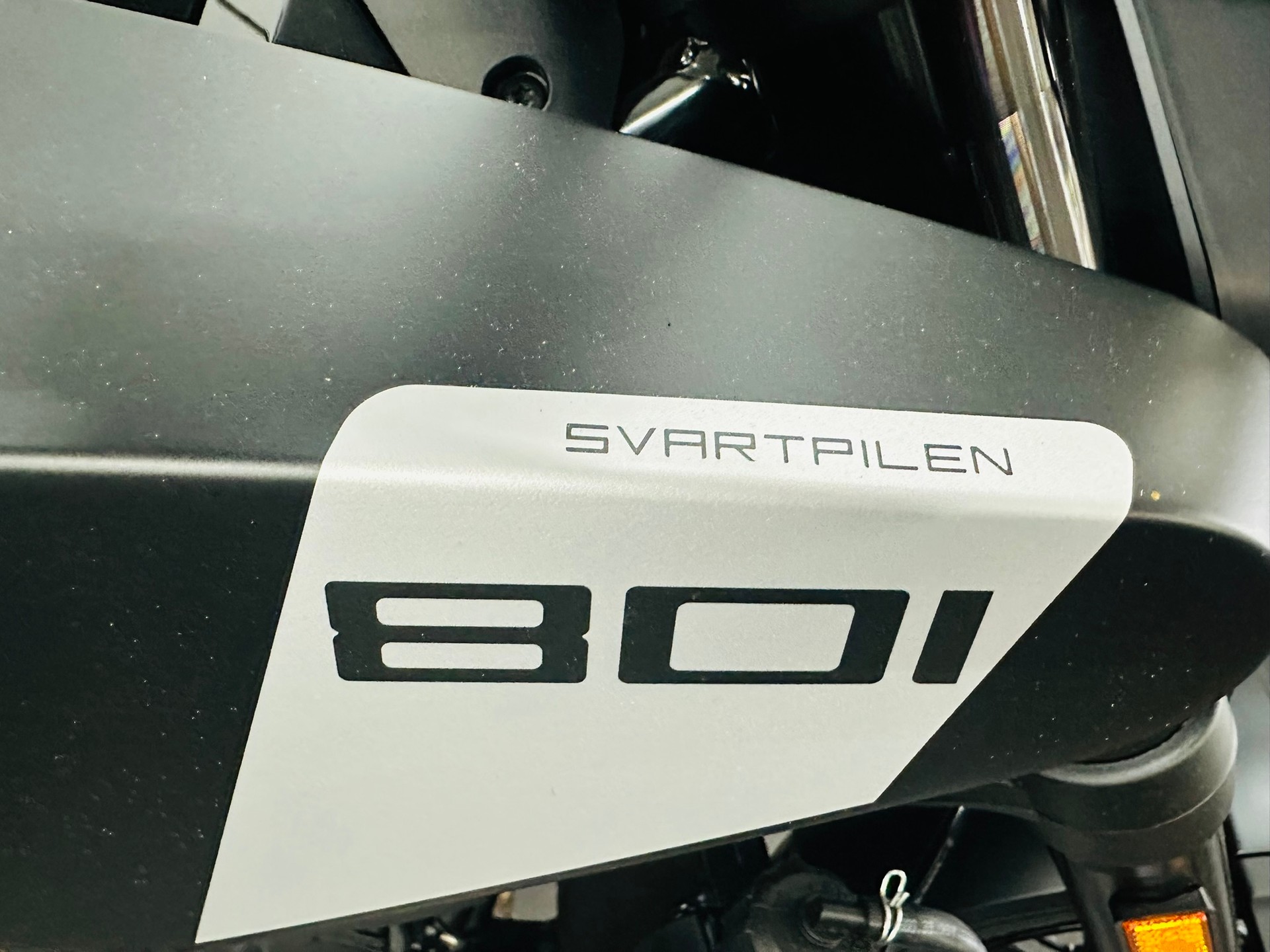 HUSQVARNA SVARTPILEN 801-showroom-element-1