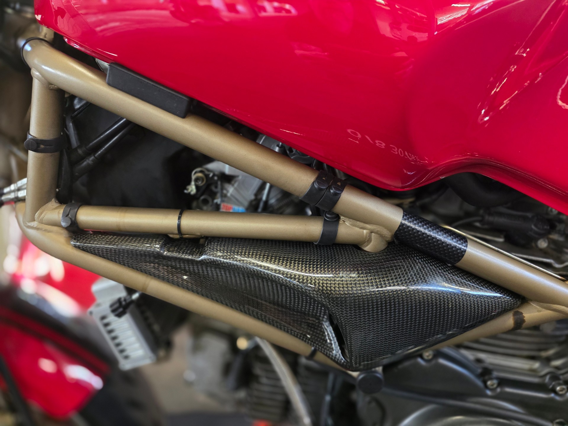 DUCATI Monster 900-image-8