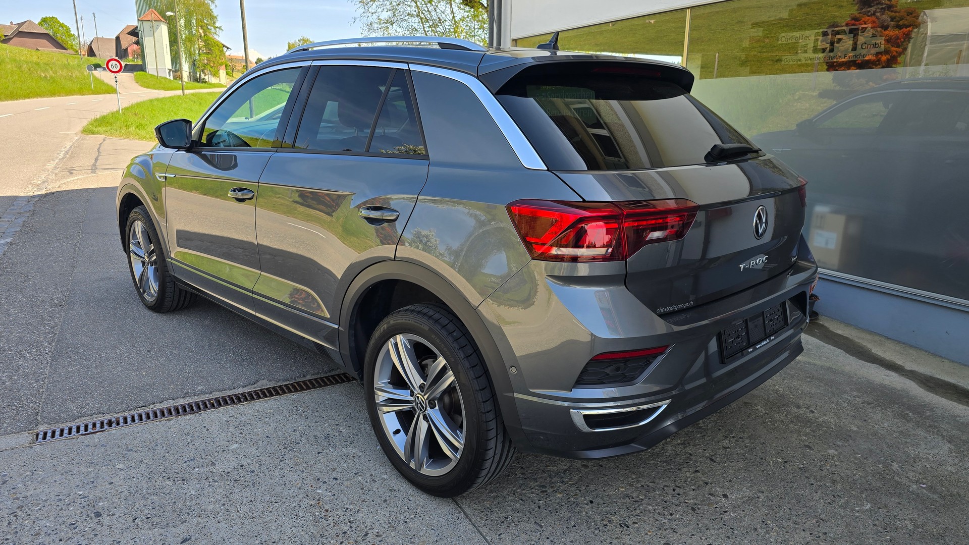 VW T-Roc 2.0 TSI Sport DSG 4Motion-image-2