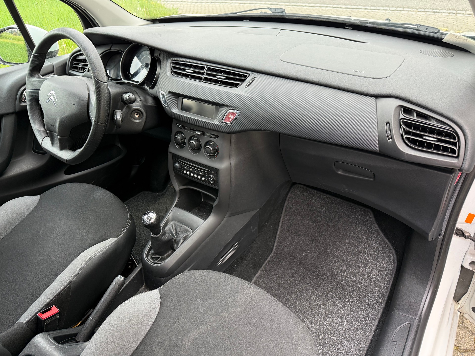 CITROEN C3 1.4i Attraction-image-8