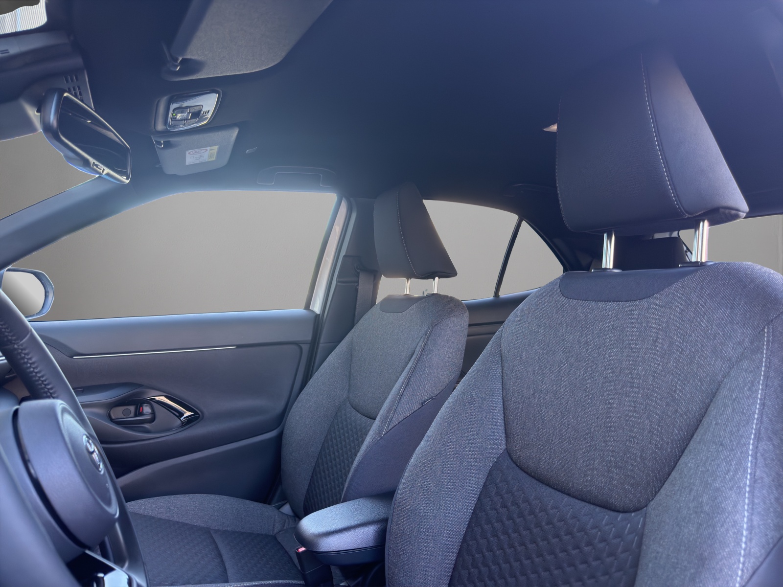 TOYOTA Yaris Cross 1.5 Active Drive e-CVT-image-19