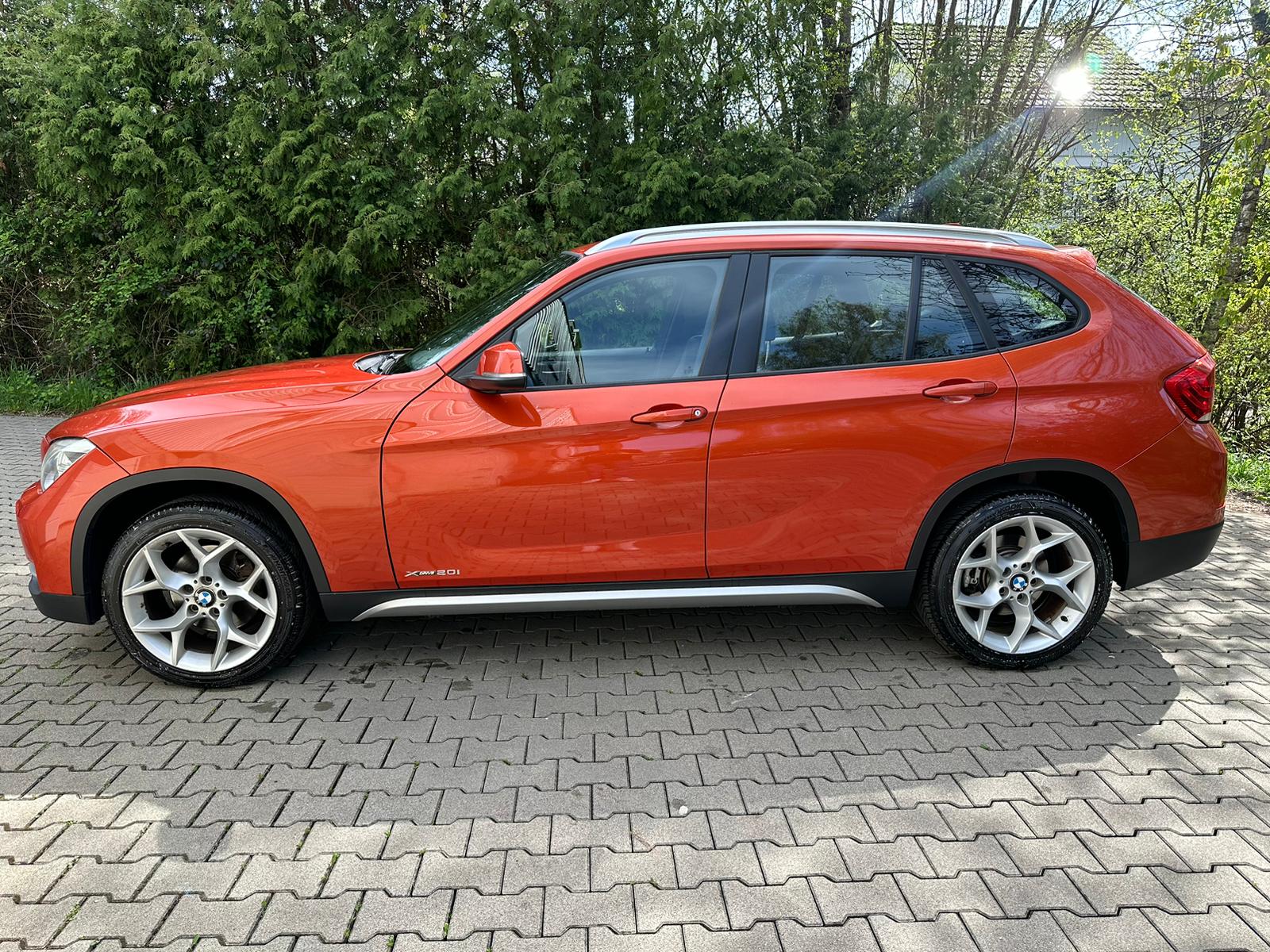 BMW X1 xDrive 20i xLine Steptronic-image-1