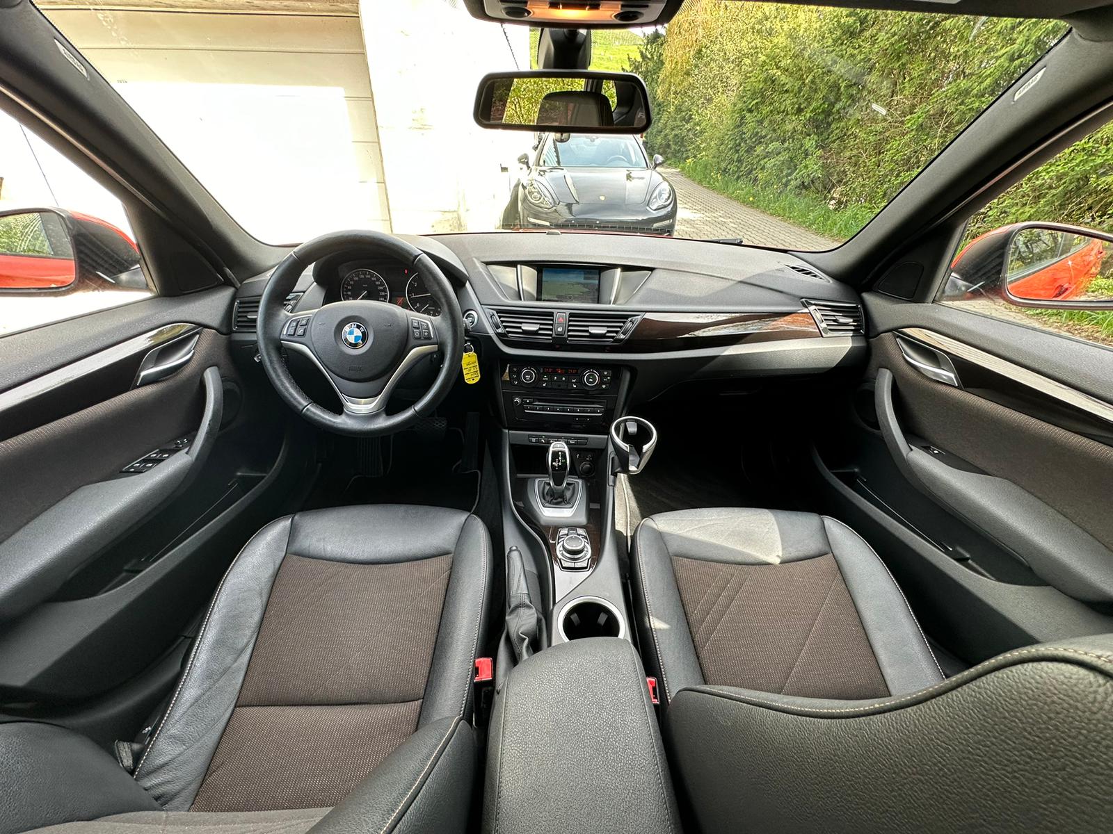 BMW X1 xDrive 20i xLine Steptronic-image-15