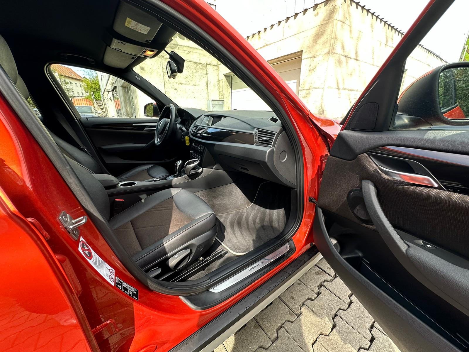 BMW X1 xDrive 20i xLine Steptronic-image-13