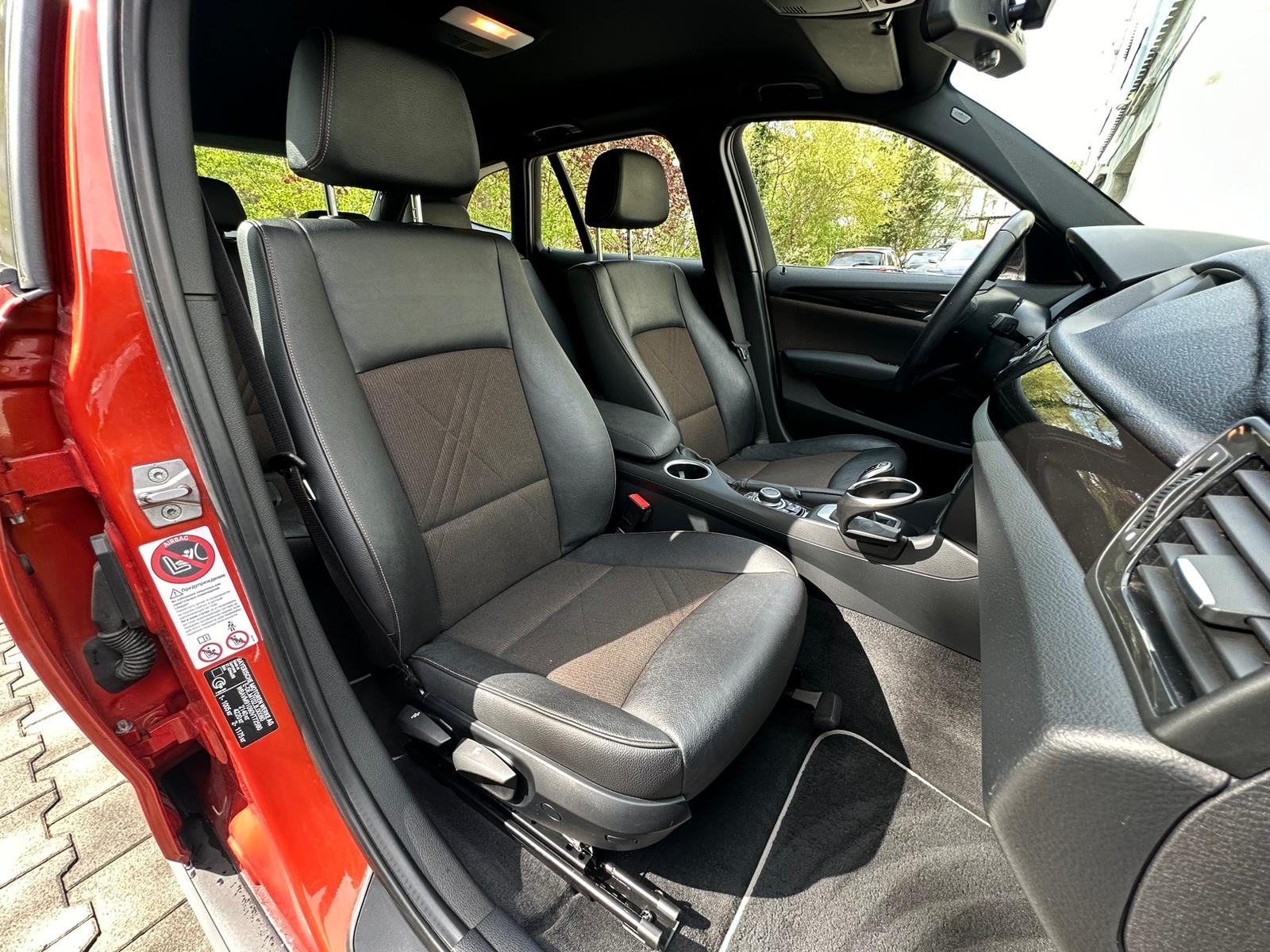 BMW X1 xDrive 20i xLine Steptronic-image-14