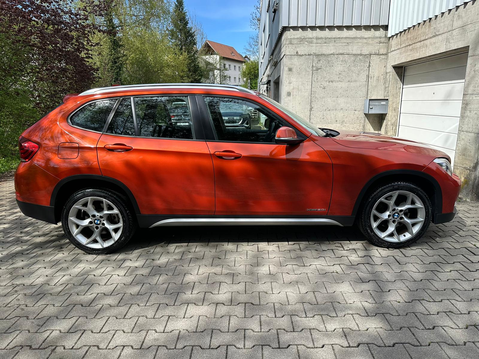 BMW X1 xDrive 20i xLine Steptronic-image-5