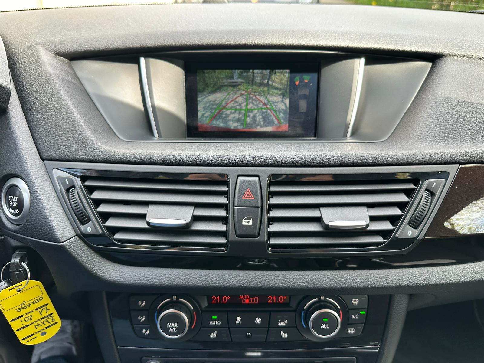 BMW X1 xDrive 20i xLine Steptronic-image-17
