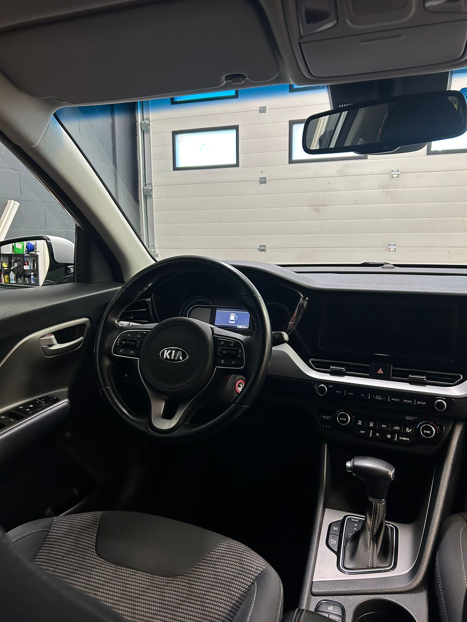KIA Niro 1.6GDi Hybrid Power 25 DCT-image-4