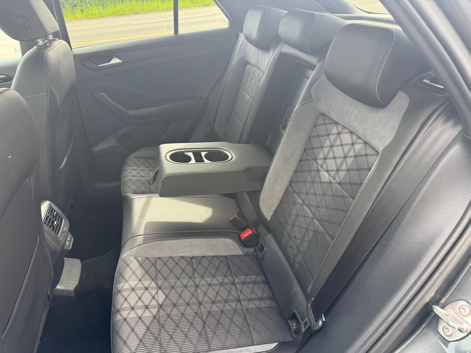 VW T-Roc 2.0 TSI R-Line DSG 4Motion-image-6