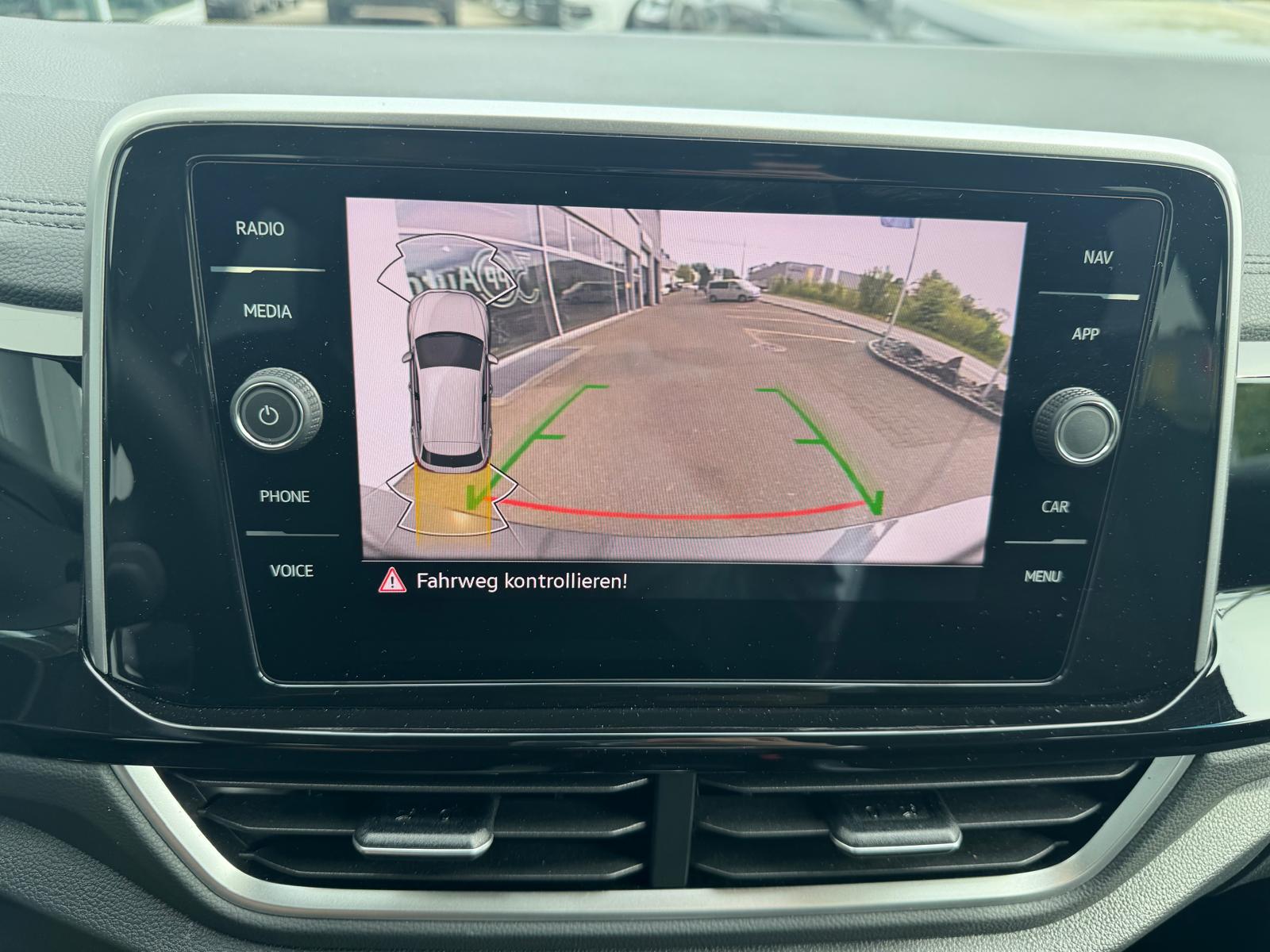 VW T-Roc 2.0 TSI R-Line DSG 4Motion-image-11