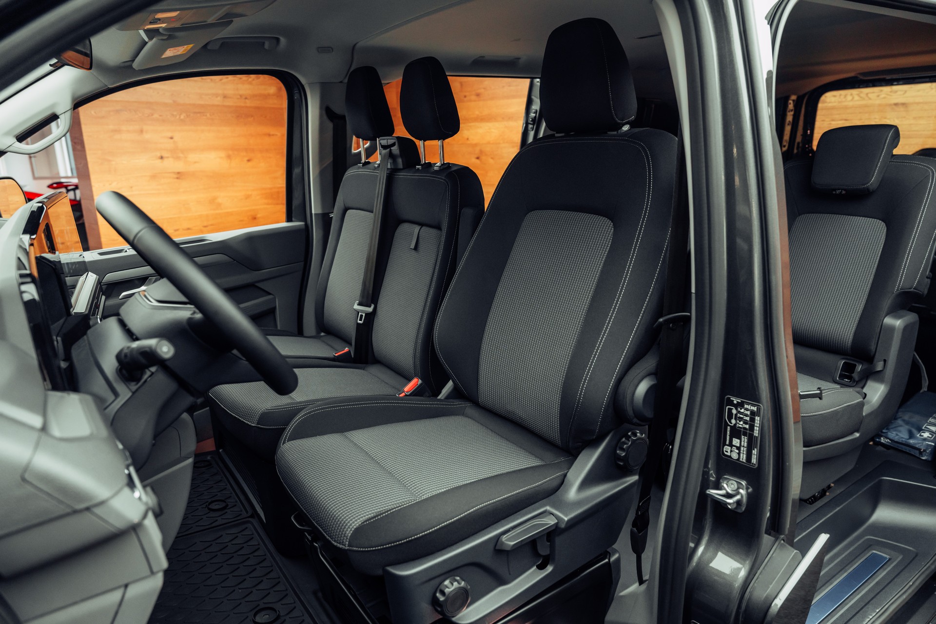 VW Transporter 2.0 TDI Lang-image-5