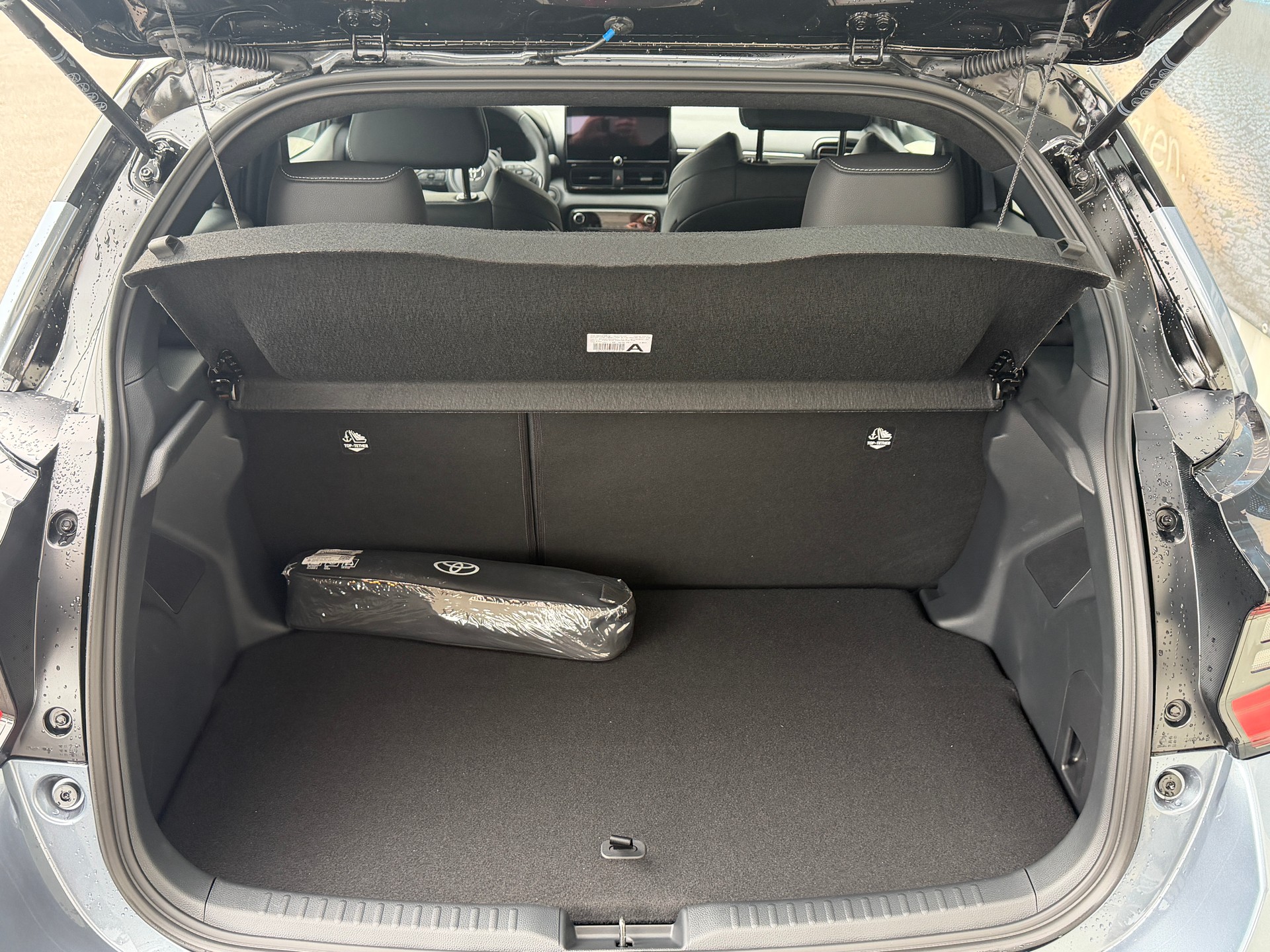 TOYOTA Yaris 1.5 Premium e-CVT-image-6