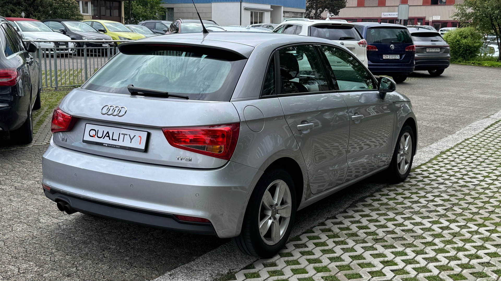 AUDI A1 Sportback 1.4 TFSI Sport S-tronic-image-3