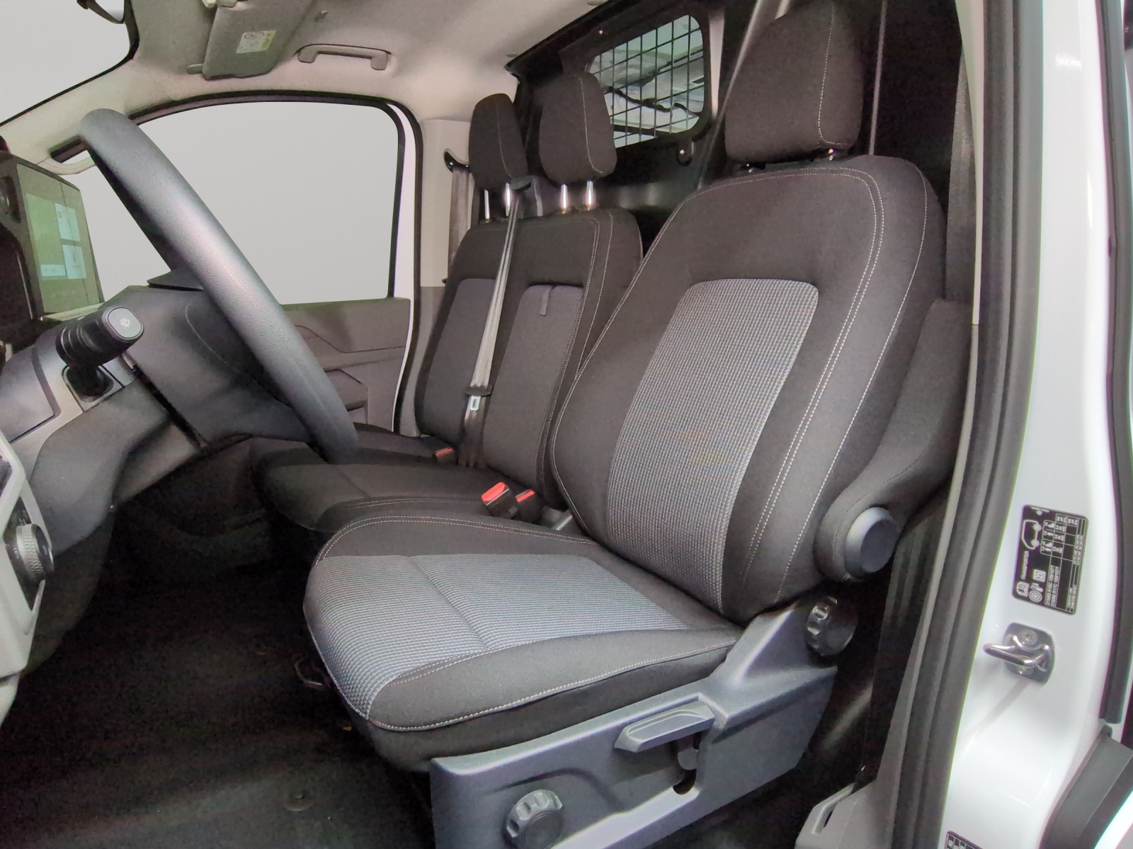 VW Transporter Kastenwagen Hybrid-image-5