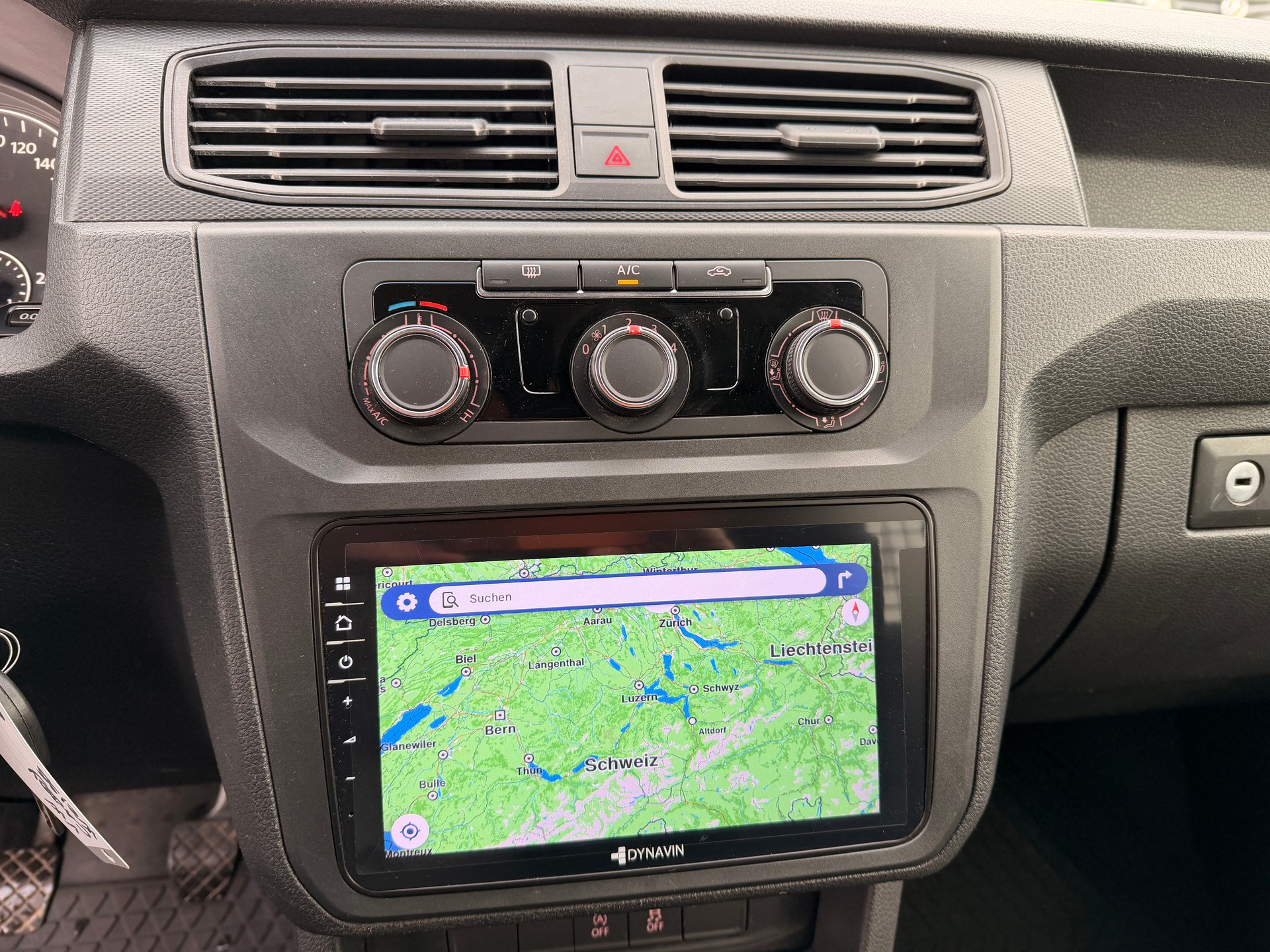 VW Caddy Maxi 2.0TDI 4Motion BlueMotion Technology-image-7
