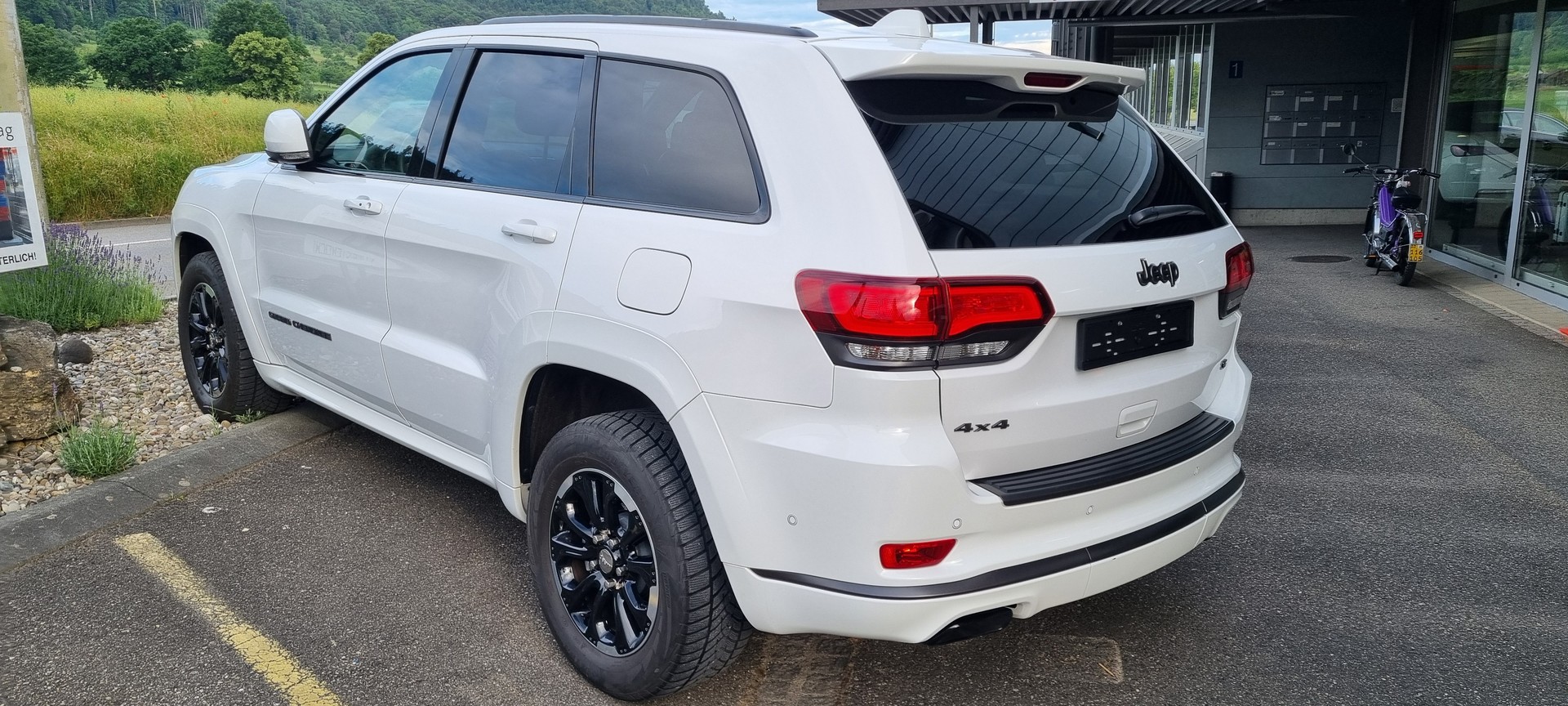 JEEP Grand Cherokee 3.0 CRD Overland Automatic-image-3