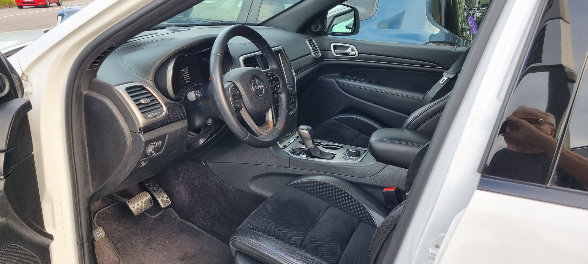 JEEP Grand Cherokee 3.0 CRD Overland Automatic-image-4