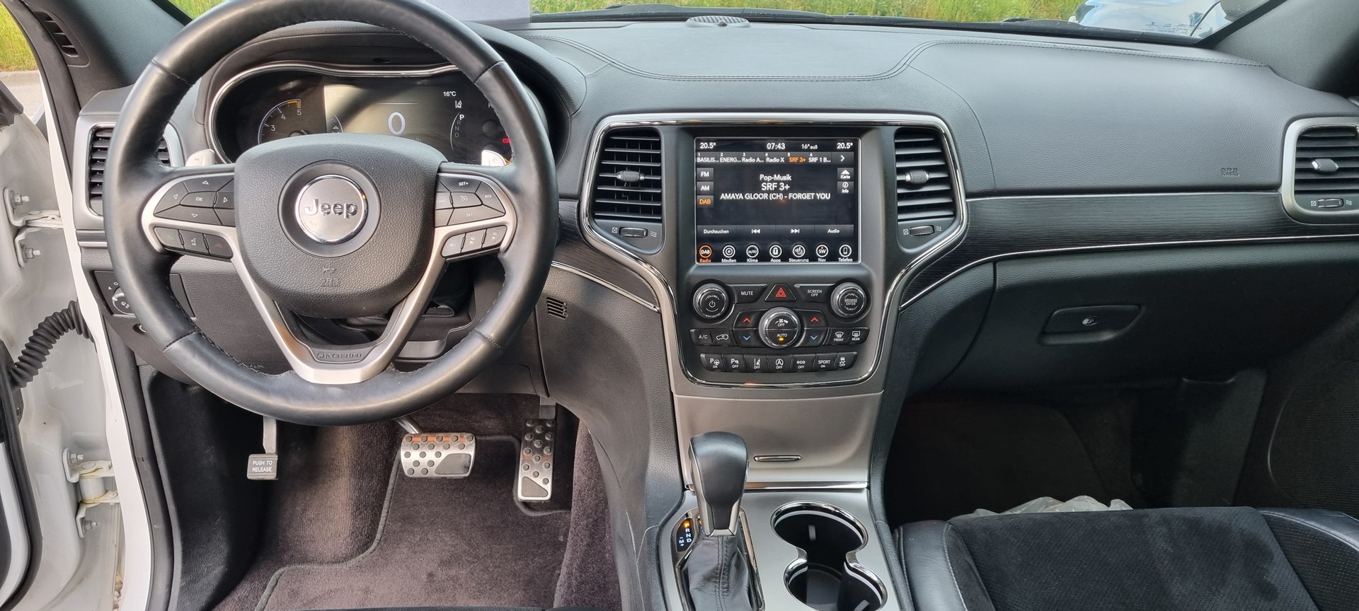 JEEP Grand Cherokee 3.0 CRD Overland Automatic-image-5