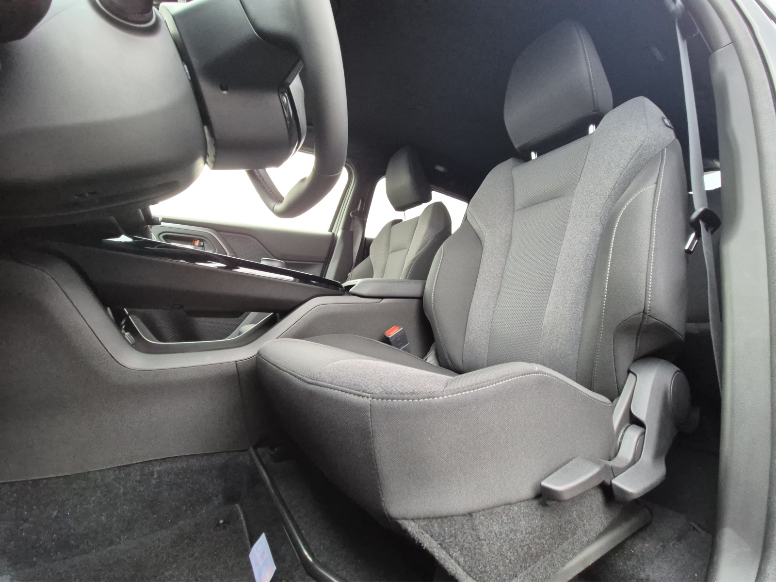TOYOTA Urban Cruiser Trend AWD-image-4