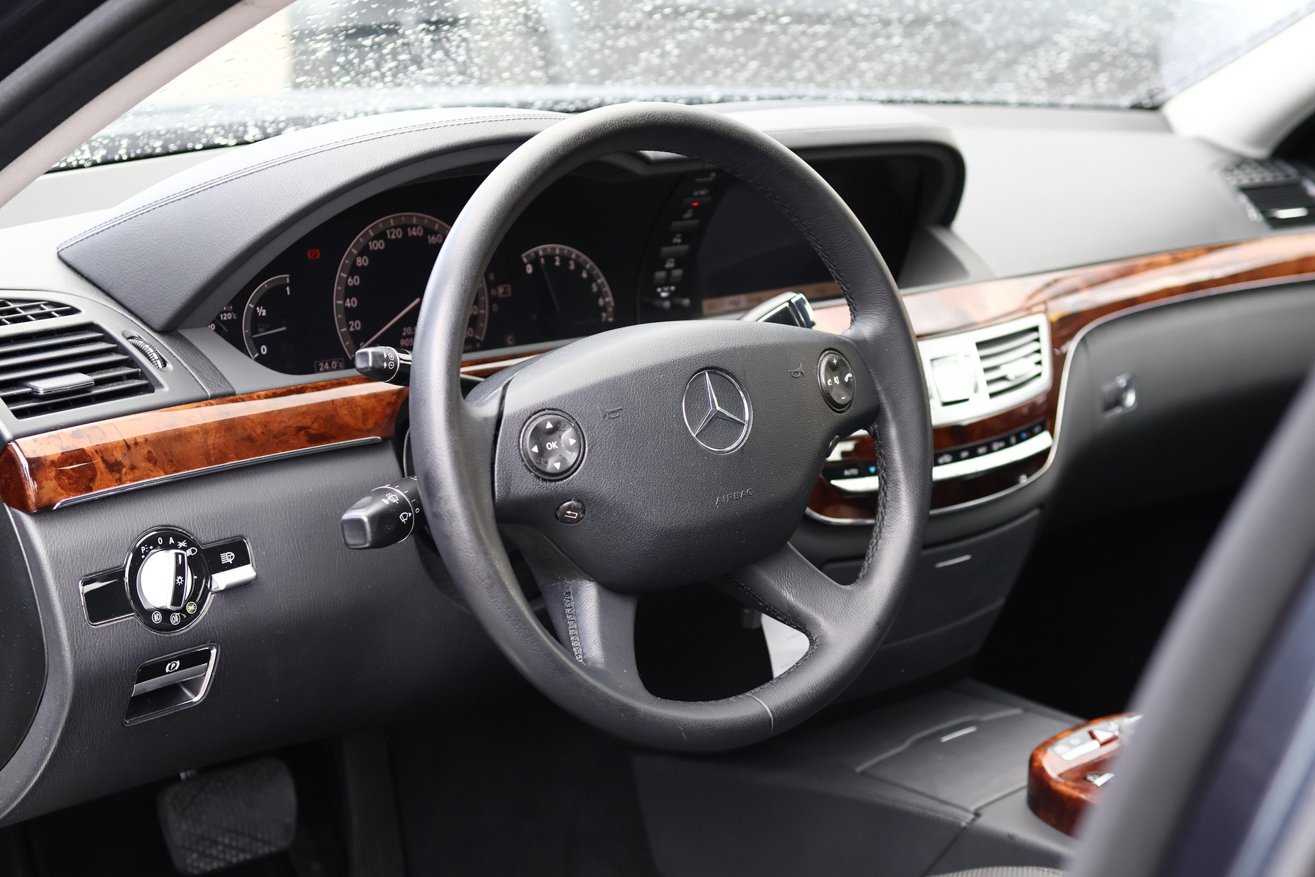MERCEDES-BENZ S 500 V8-image-13