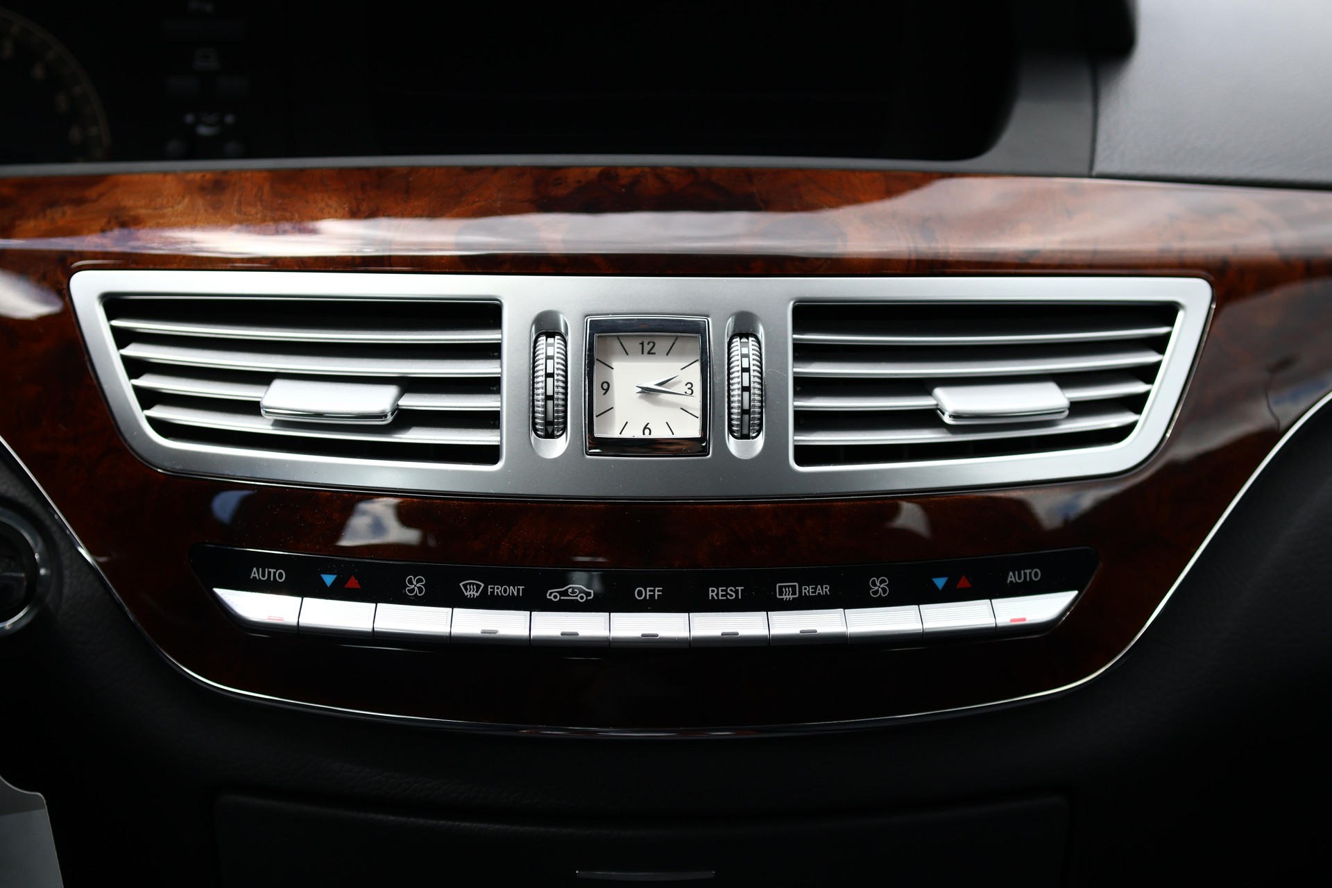 MERCEDES-BENZ S 500 V8-image-17