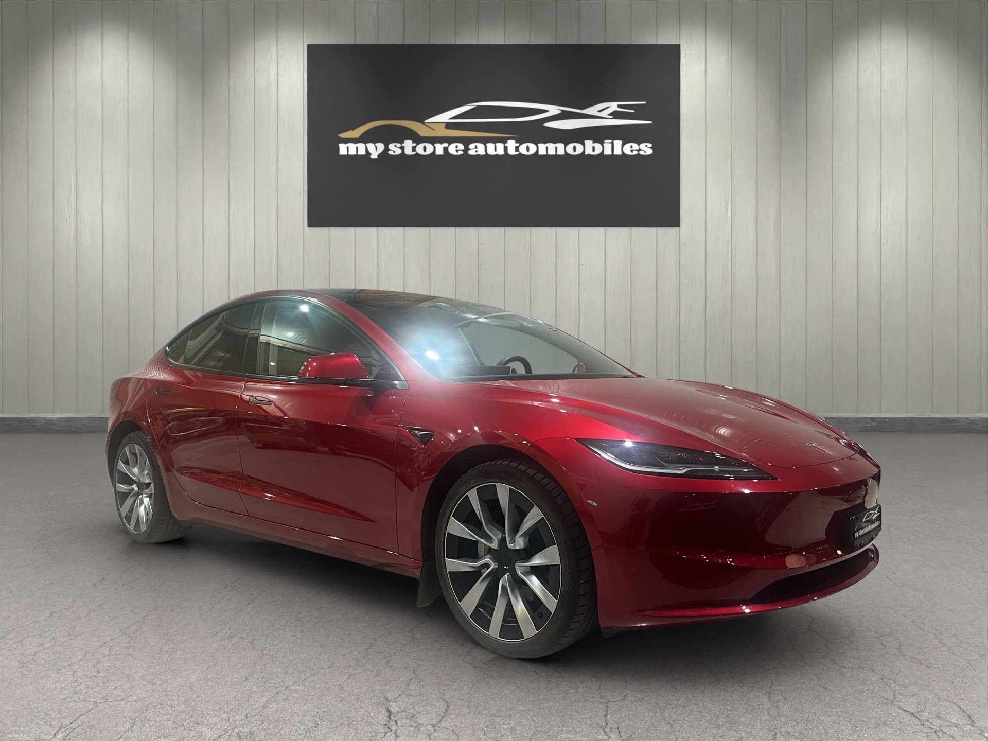 TESLA Model 3 Highland Premium Long Range Dual Motor AWD-showroom-element-1