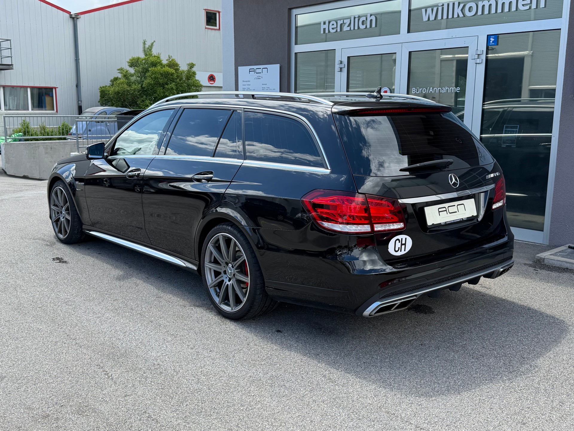 MERCEDES-BENZ E 63 AMG S 4Matic Speedshift-image-4