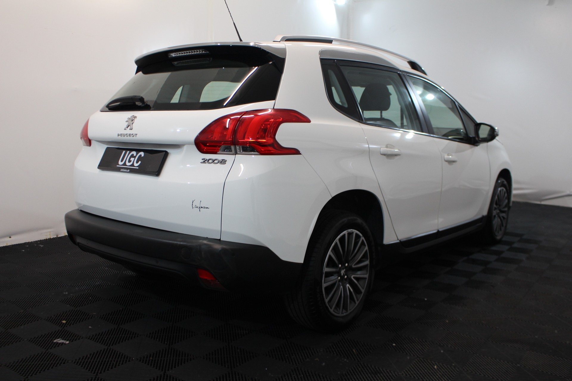 PEUGEOT 2008 1.6 VTi Active-image-5