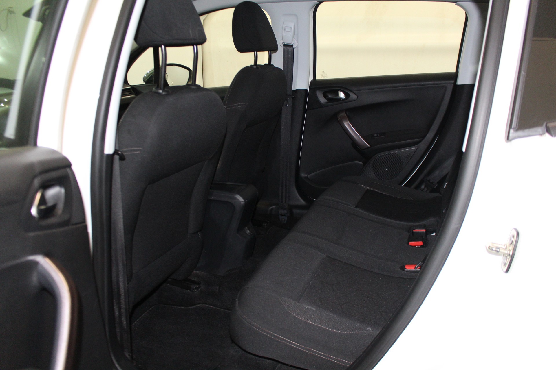 PEUGEOT 2008 1.6 VTi Active-image-7