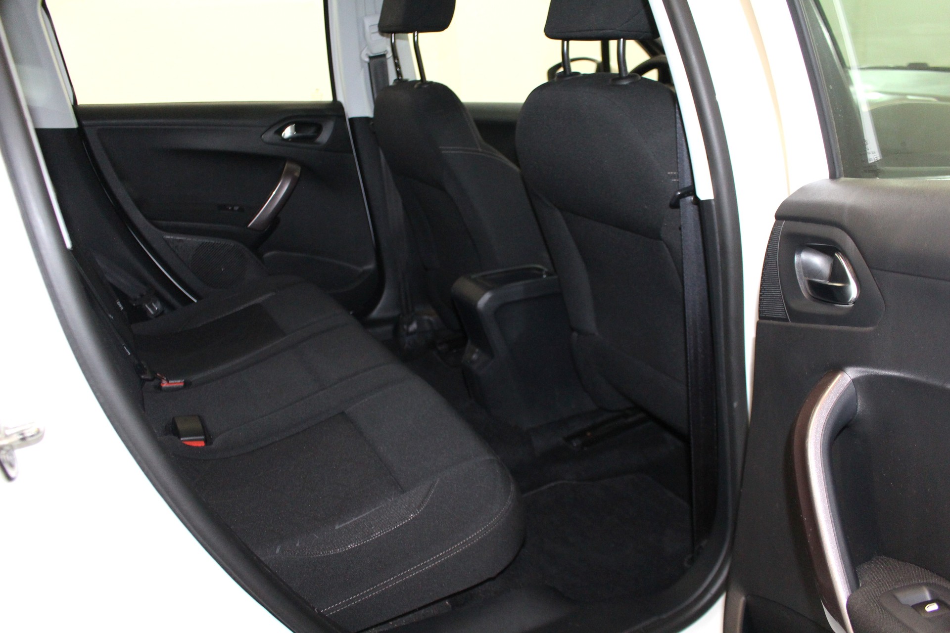 PEUGEOT 2008 1.6 VTi Active-image-9