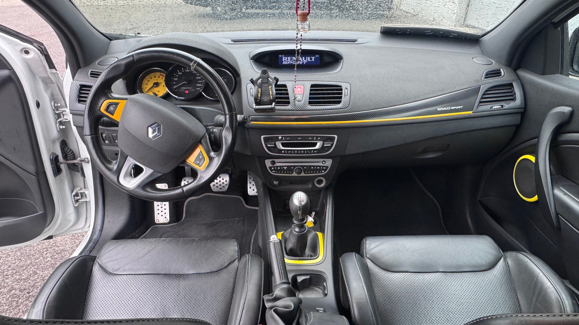 RENAULT MEGANE-image-9