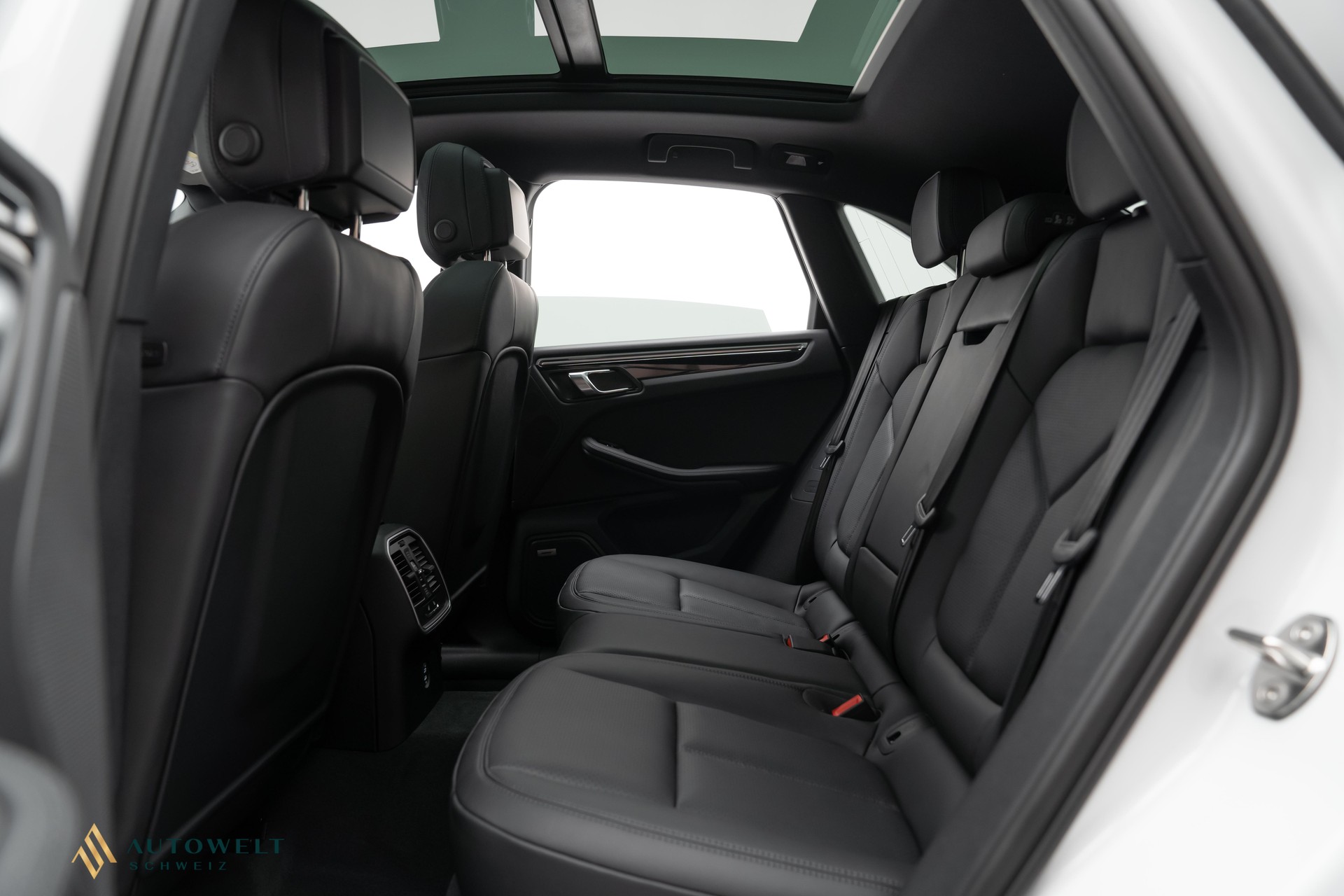 PORSCHE Macan S PDK-image-9