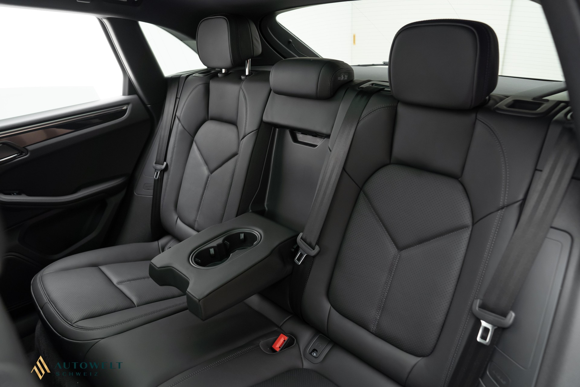 PORSCHE Macan S PDK-image-10