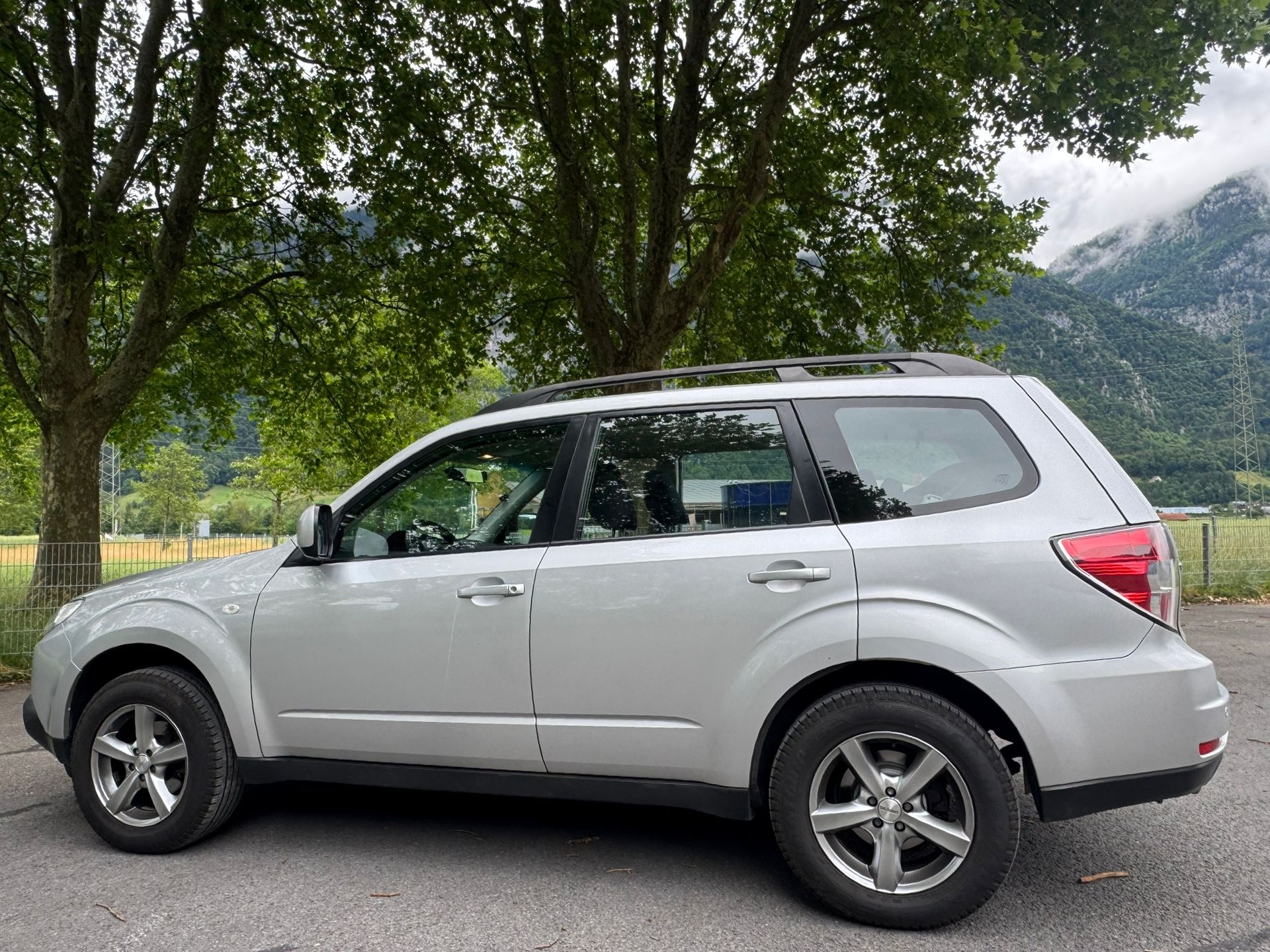 SUBARU Forester 2.0X Swiss Automatic-image-3