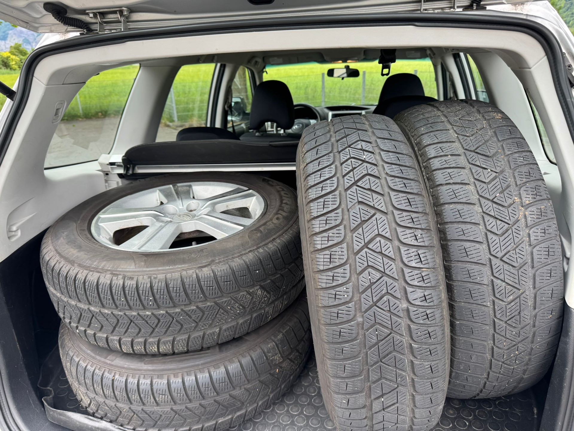SUBARU Forester 2.0X Swiss Automatic-image-12