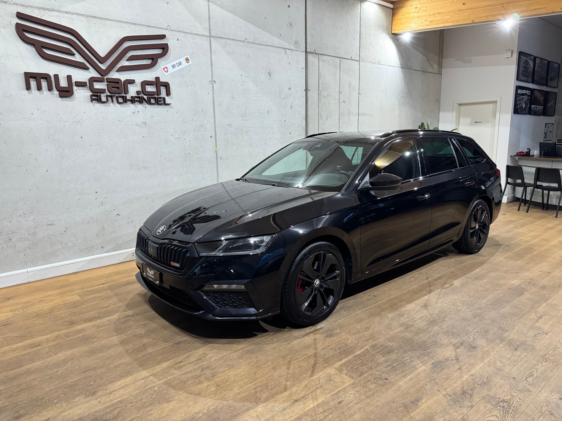 SKODA Octavia Combi 2.0 TDI DSG RS 4x4 || CH-FZG || AHK || TRAVEL ASSIST-showroom-element-3