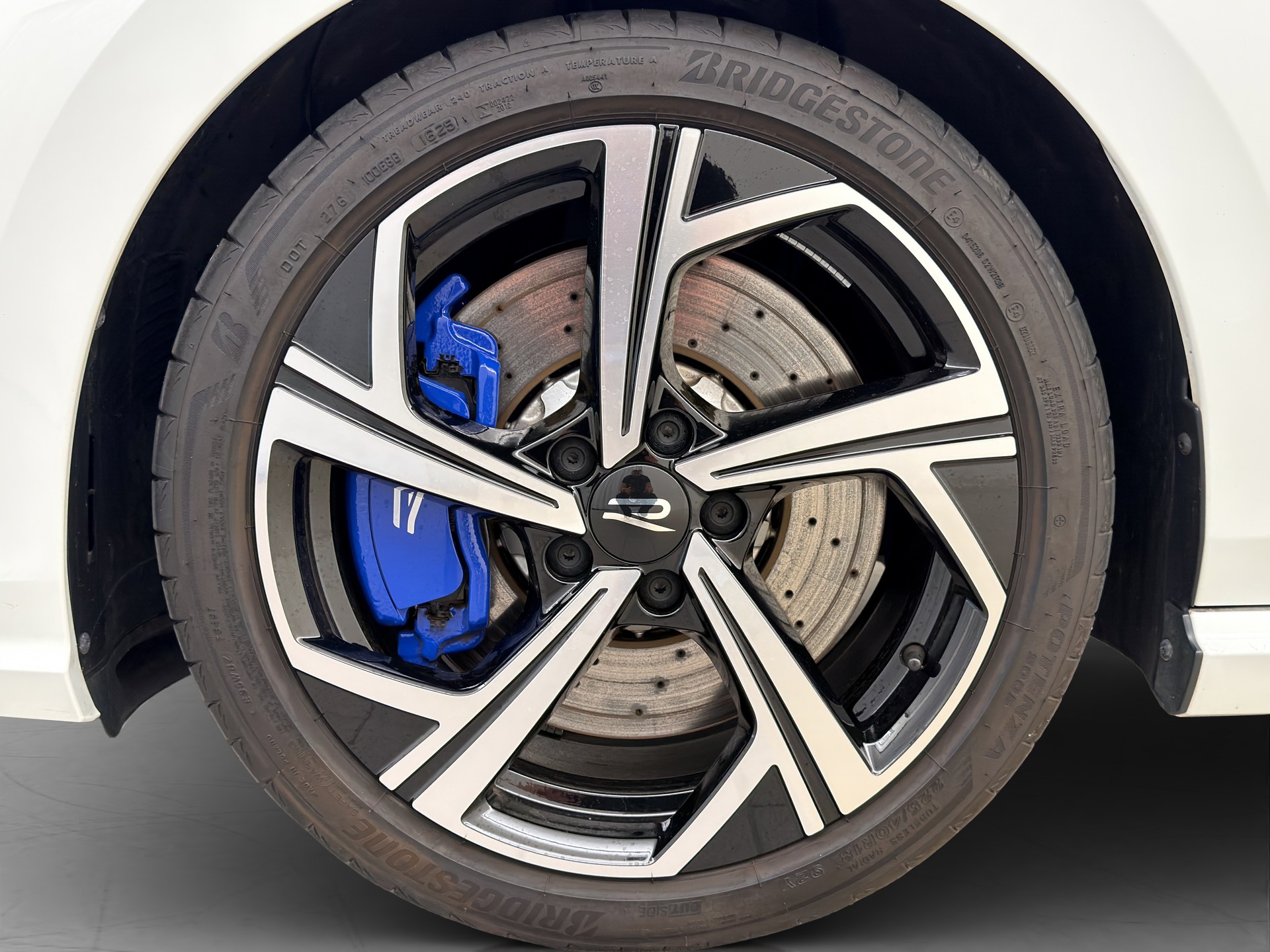 VW Golf 8 2.0 TSI R DSG 4motion 333PS-image-15