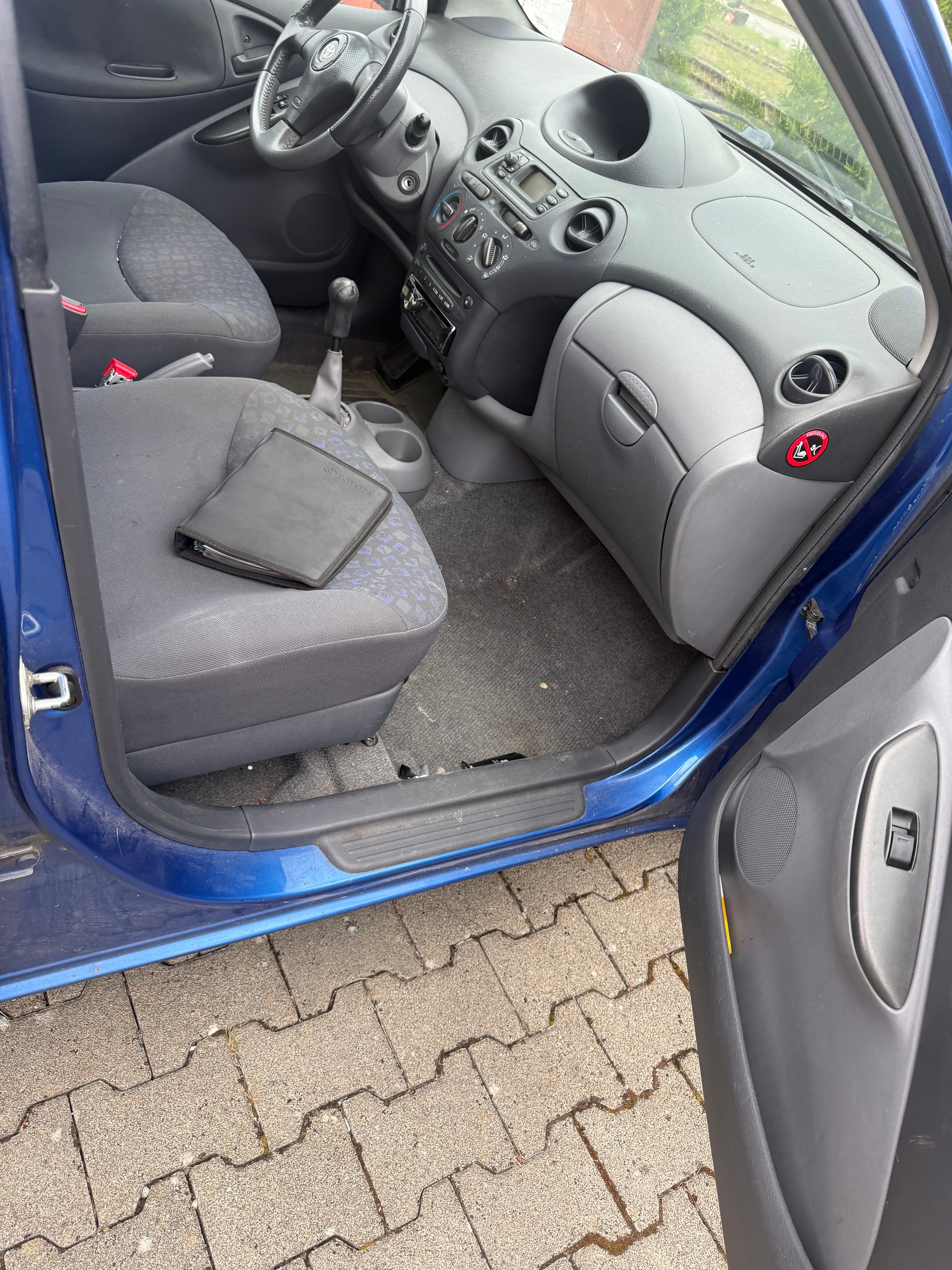 TOYOTA Yaris 1.3 Linea Sol-image-7