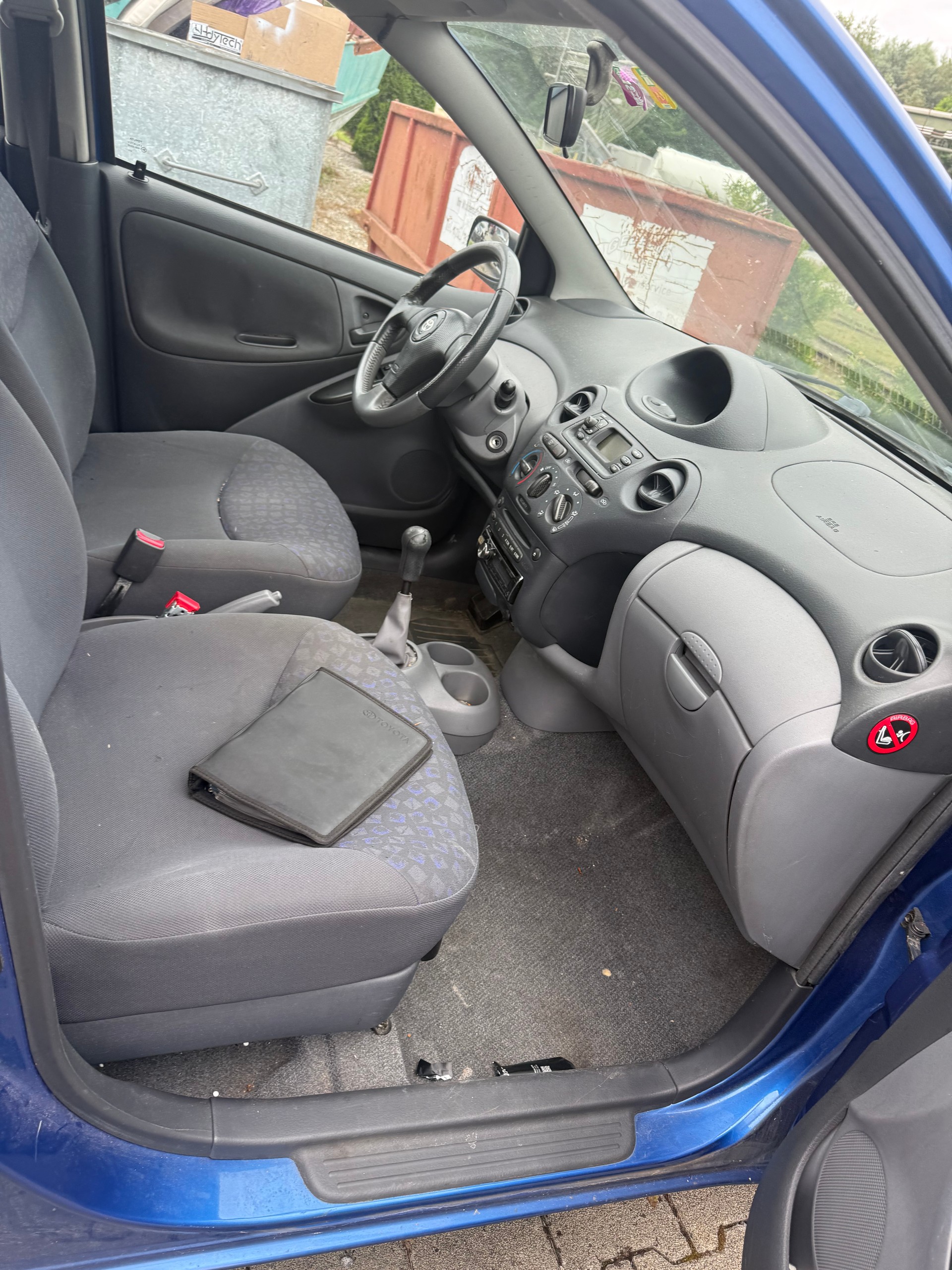 TOYOTA Yaris 1.3 Linea Sol-image-9